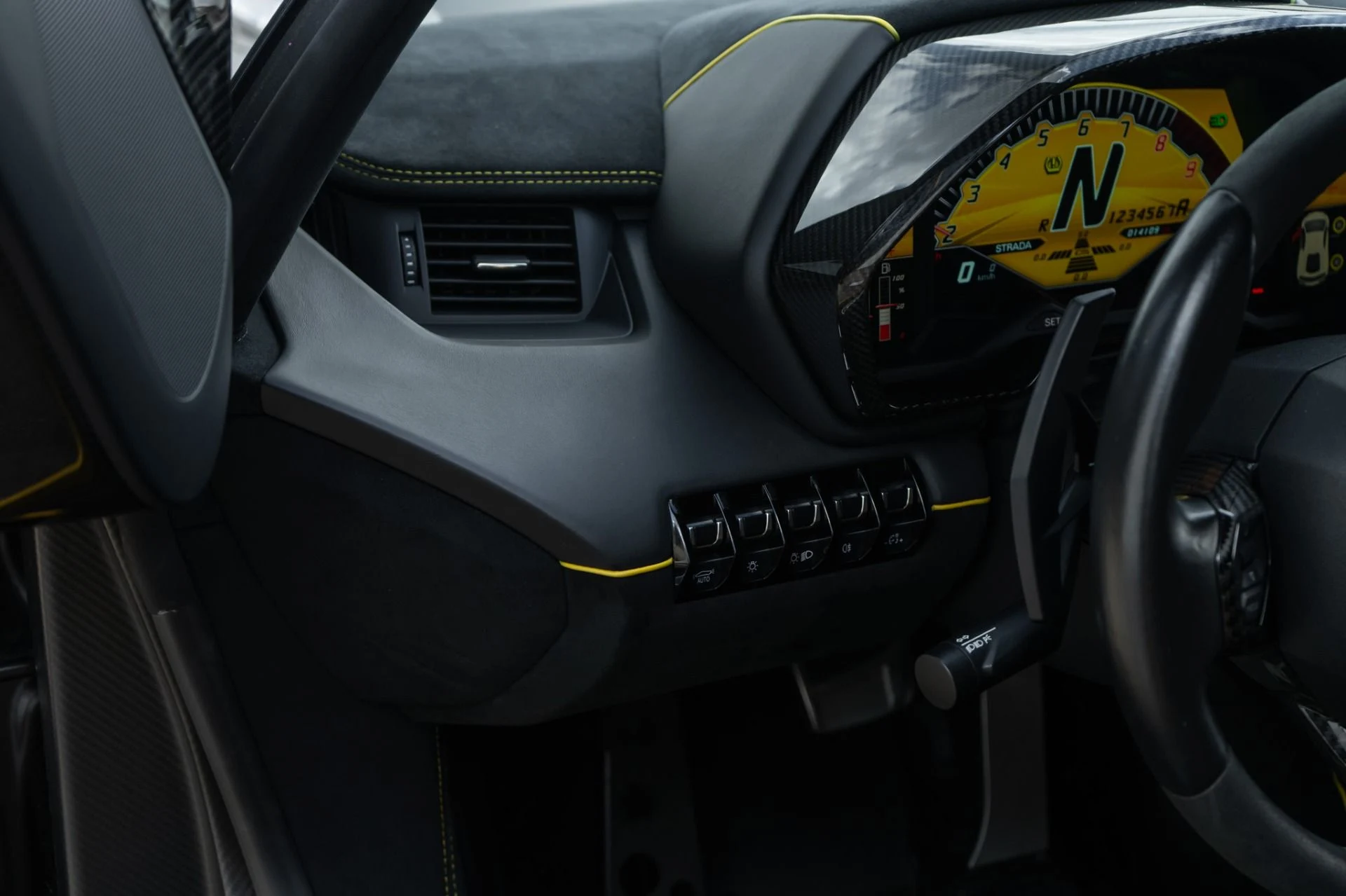 mph020_3366787708_Used_2016_Lamborghini_Aventador_LP_750_4_SV_1787001258_f057281020