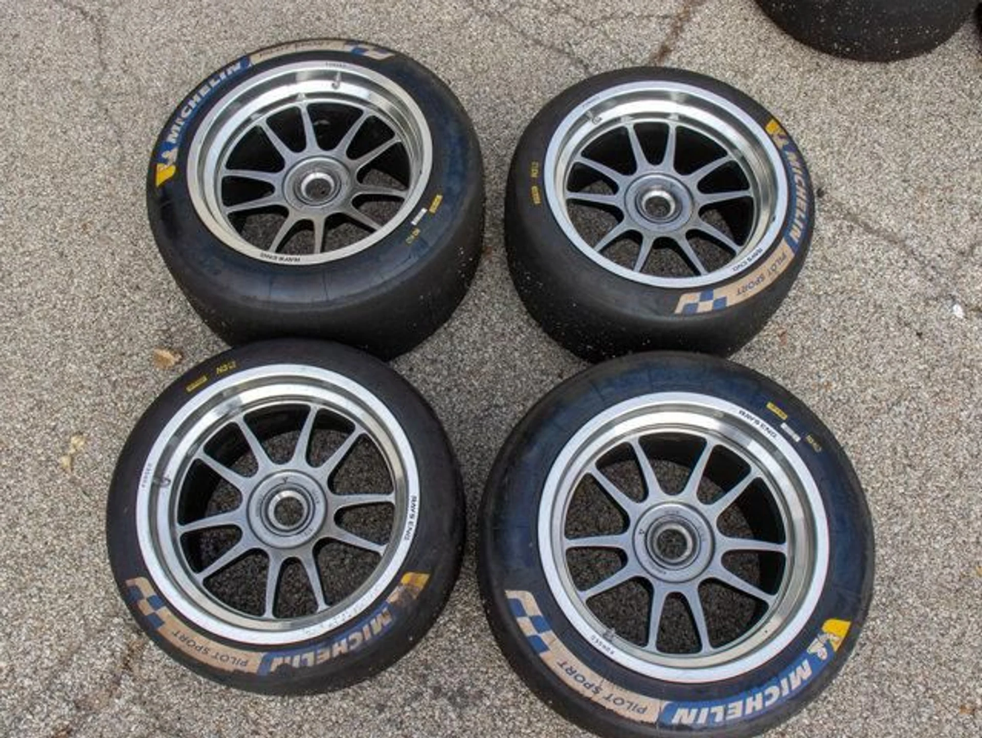 mph020_3370857515_2_Qt_B7_DXM_Wv_O_Dsx_QSV_35_W_He_Zo_Hq_A_e2c8138e69