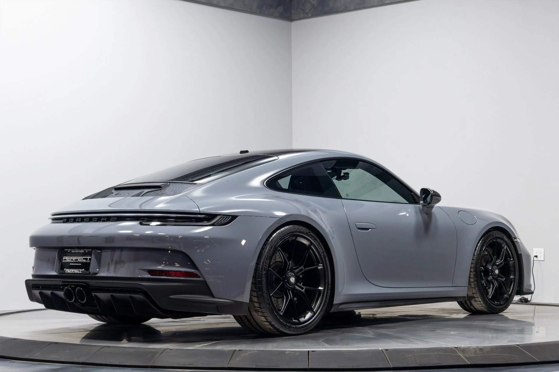 mph020_3373384405_Used_2024_Porsche_911_GT_3_Touring_1770958788_9fccf71d79