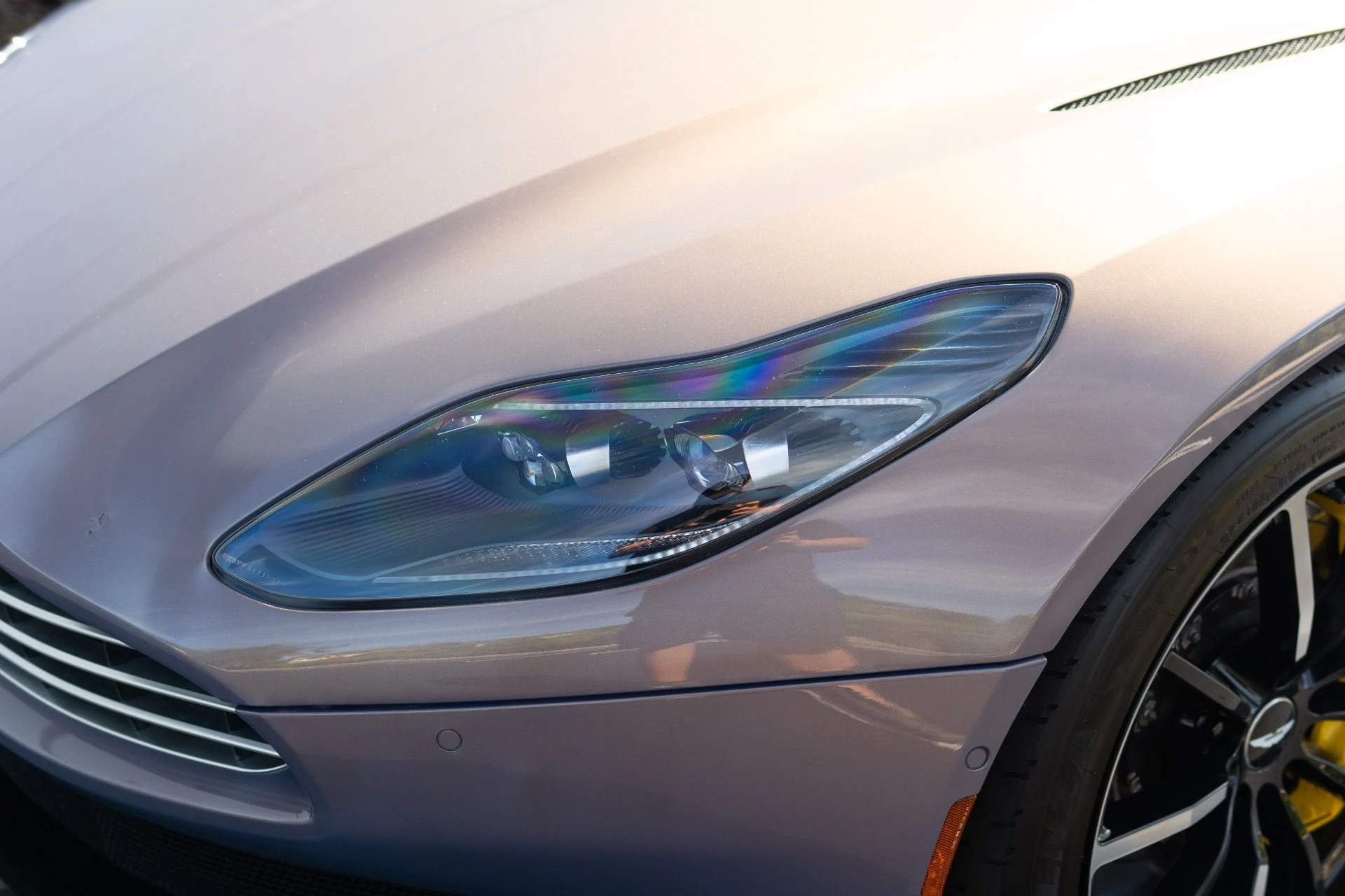 mph020_3382454182_Used_2023_Aston_Martin_DB_11_V8_1765580220_340cf4bdb6