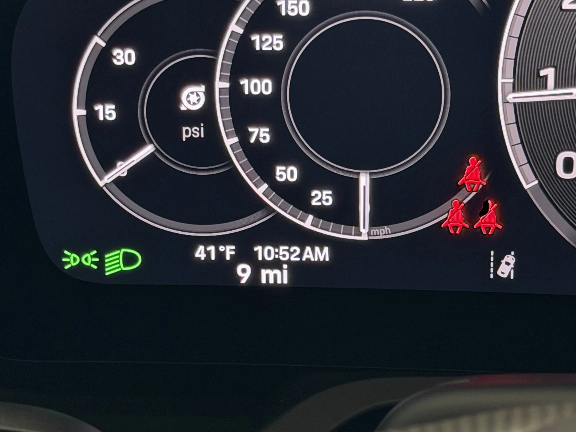 mph020_3382929906_c7a4fc4b923fc4d836faca55f92ee040x_89c162dbd6