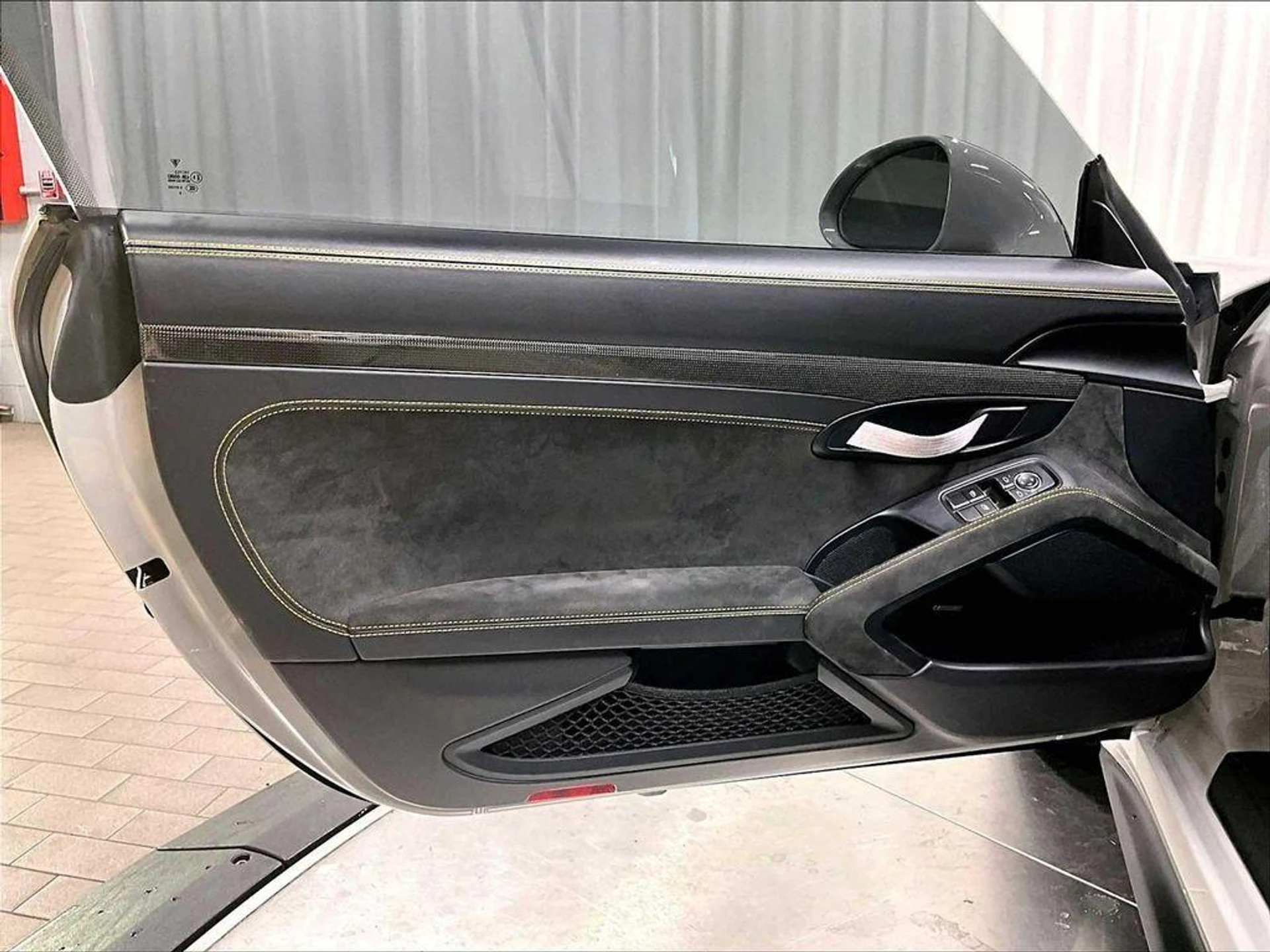 mph020_3384955238_l_Ng_V_stx61ij6_V_Uoh_S0_P5_E9_Vep_Y_d9ba85b12a