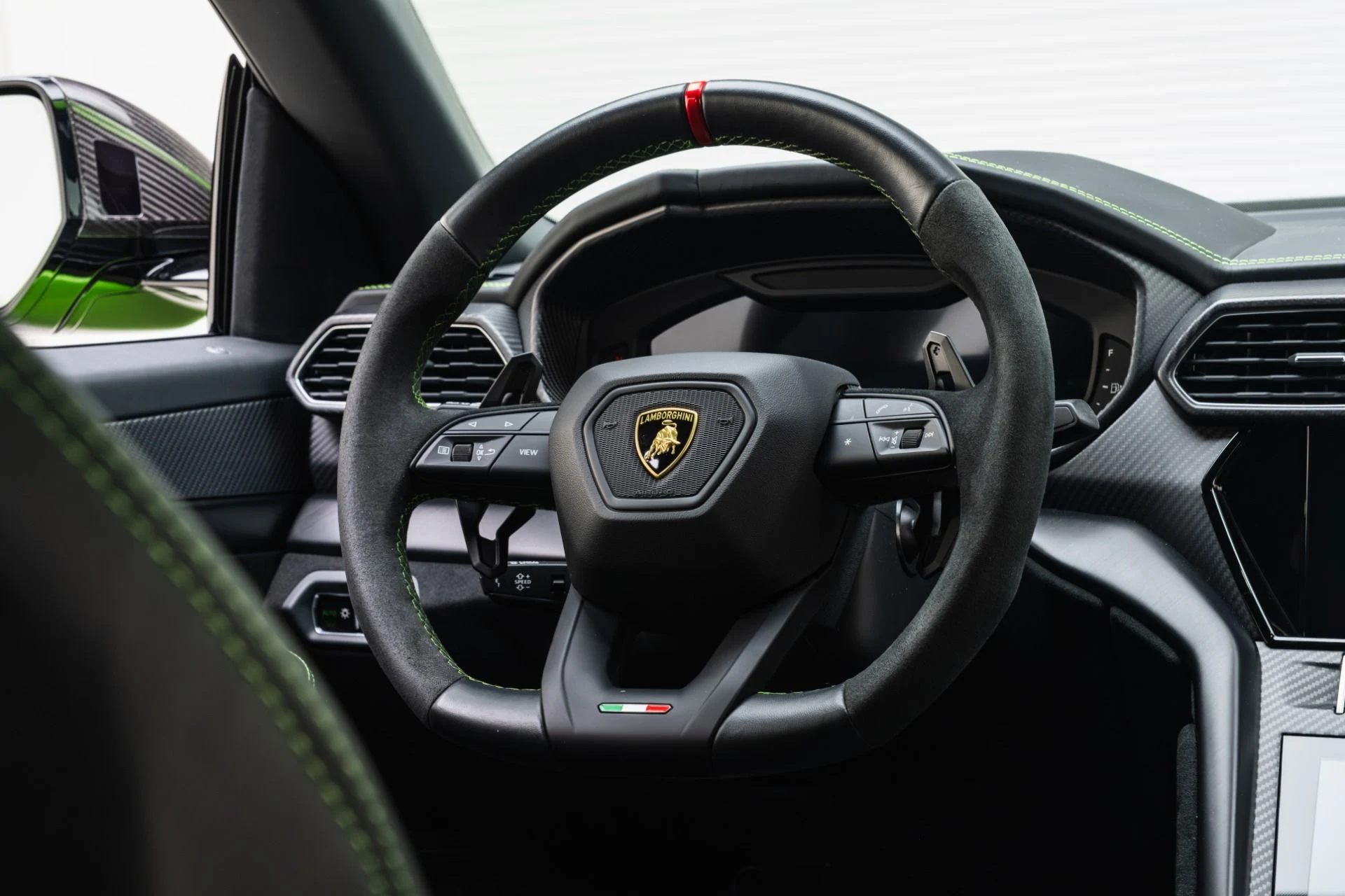 mph020_3387254320_Used_2023_Lamborghini_Urus_Performante_1779121057_1cf0693fe7