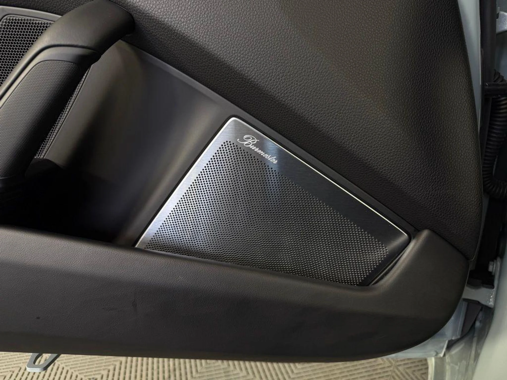 mph020_3392397698_ulft_Au3_Juo_F4l_O_Le_Ob6_ZR_Hz_I4s_a684d3186e