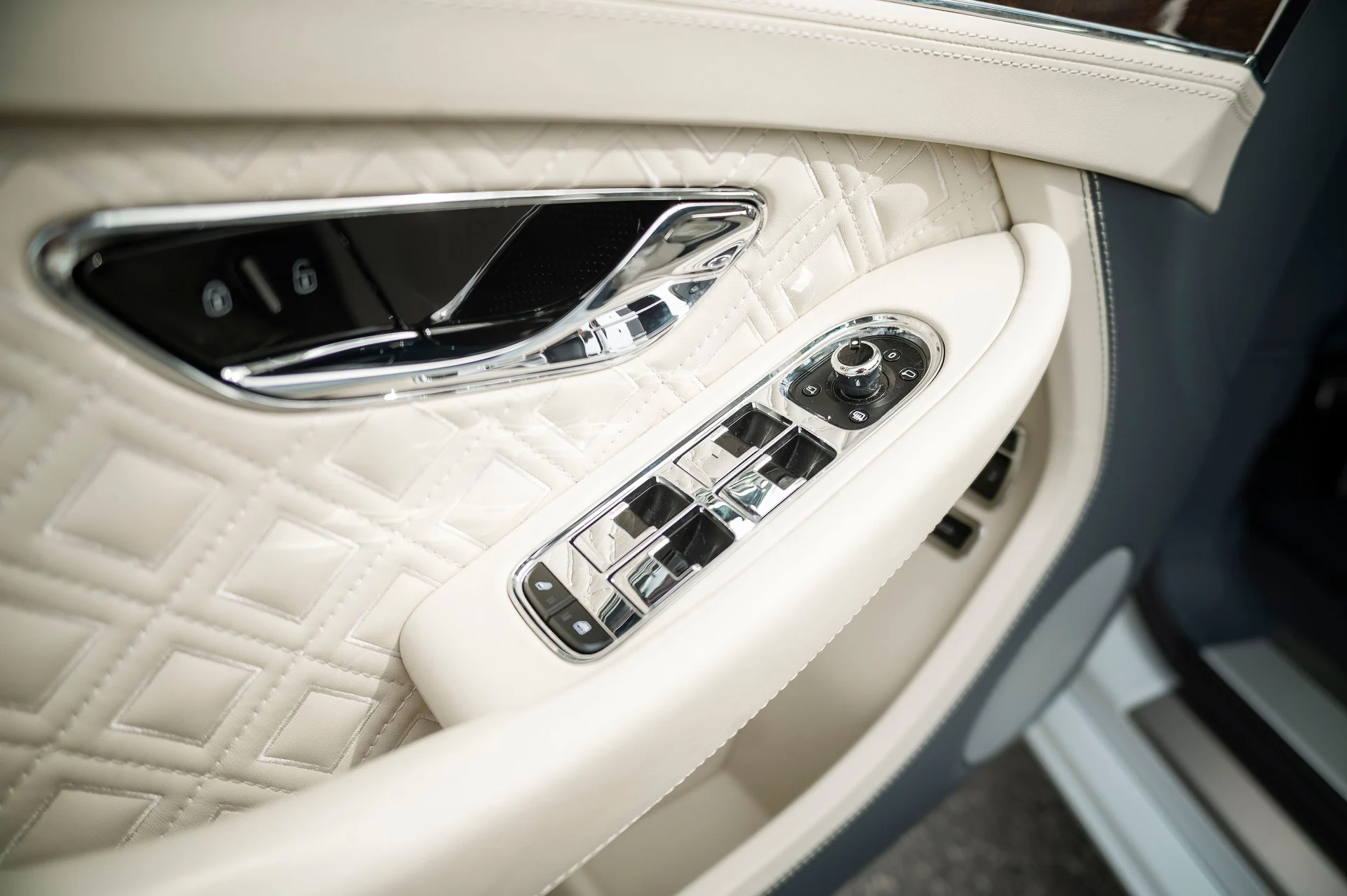 mph020_3398879143_d1727ea8596e49e0afd4a2cfb90b55bc_beaa7c2e9f