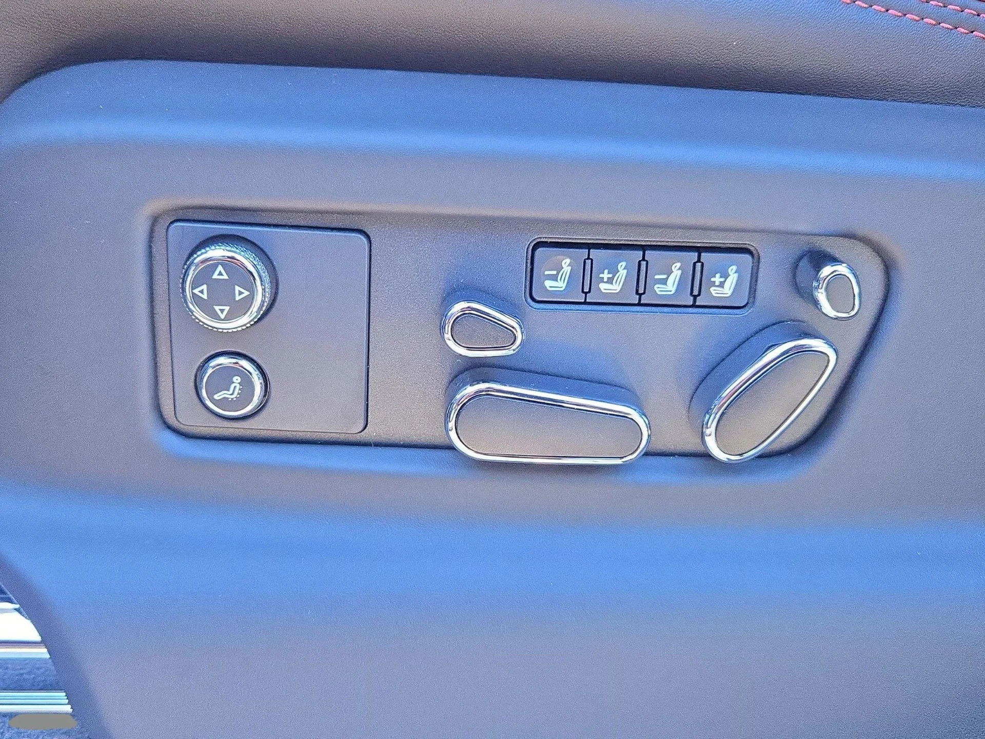 mph020_3398897786_93f674df1abcf6411e9eba54cfe23c2ex_85a8490949