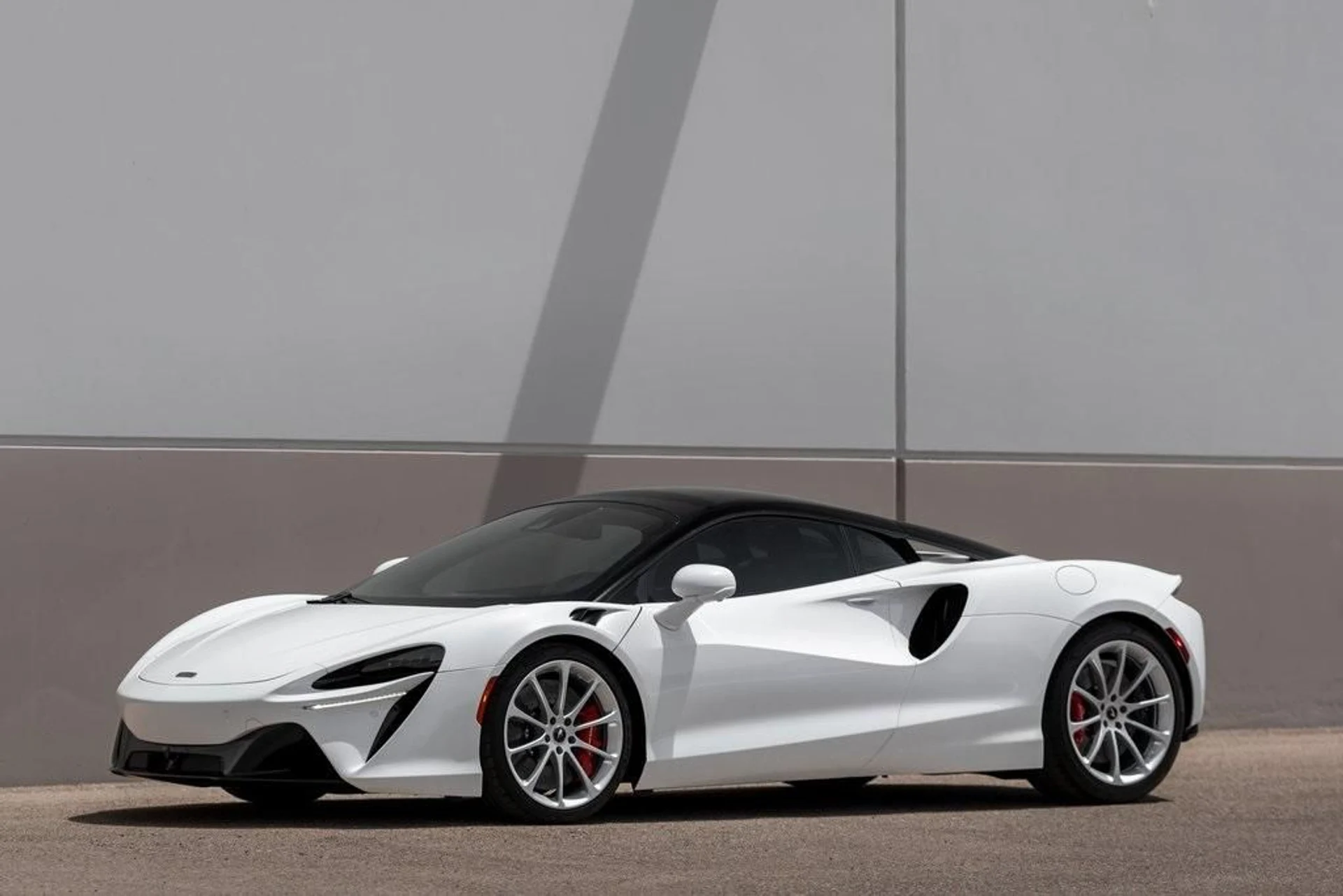mph020_3417728925_Used_2023_MCLAREN_ARTURA_Tech_Lux_1719028601_c26197cb2b