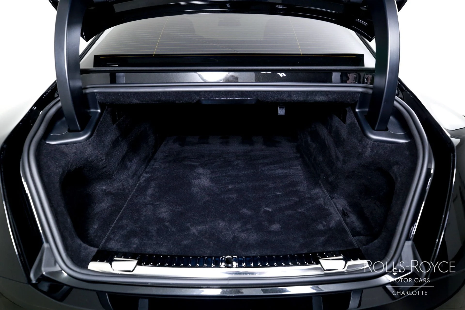 mph020_3422032979_Used_2024_Rolls_Royce_Spectre_1755798442_6c53da1eeb