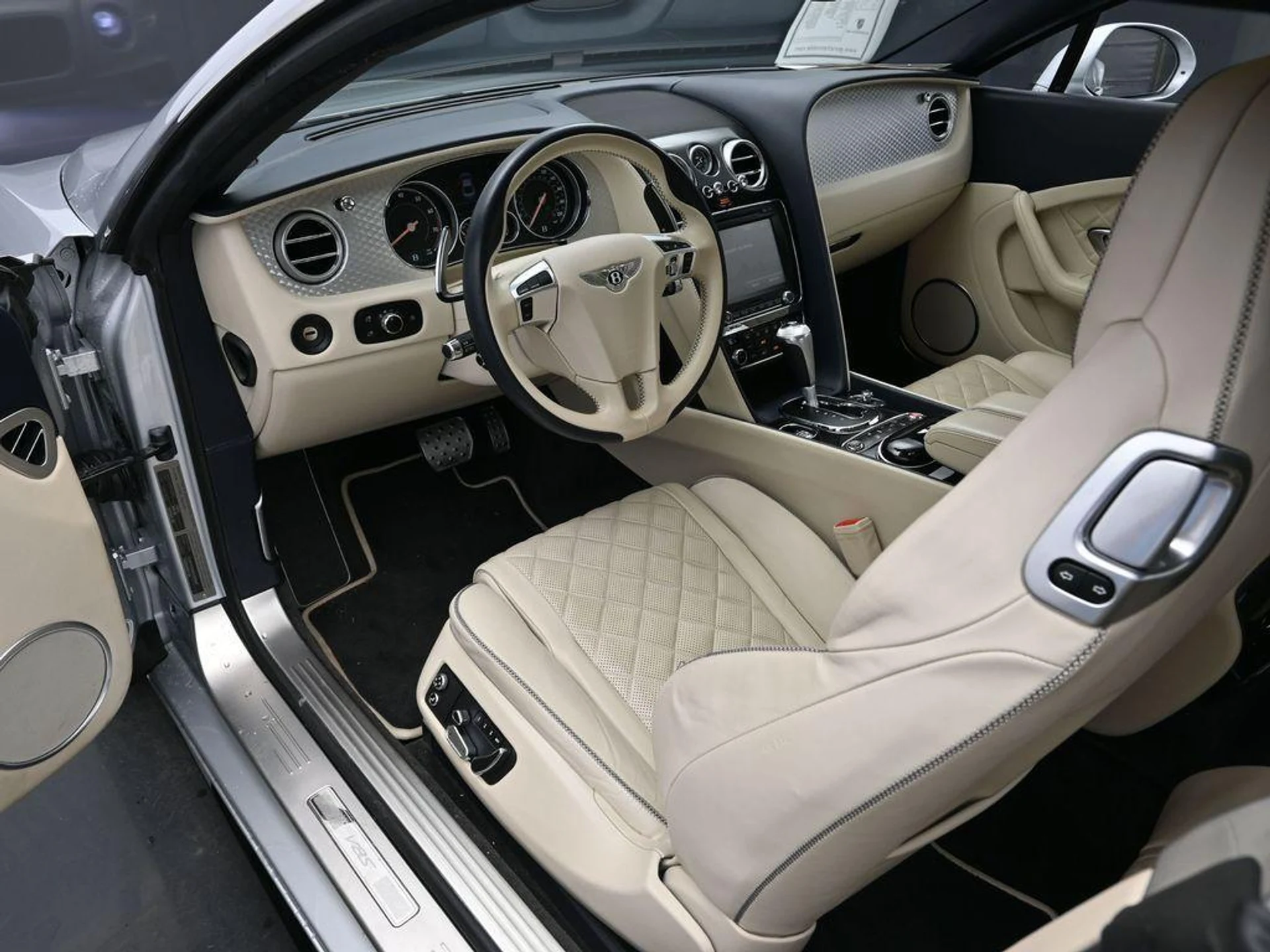 mph020_3422604870_c_Yro8ux6v_E_6_Amgt_Yt_OCT_Zq_Z4y_Q_d9ab320f87