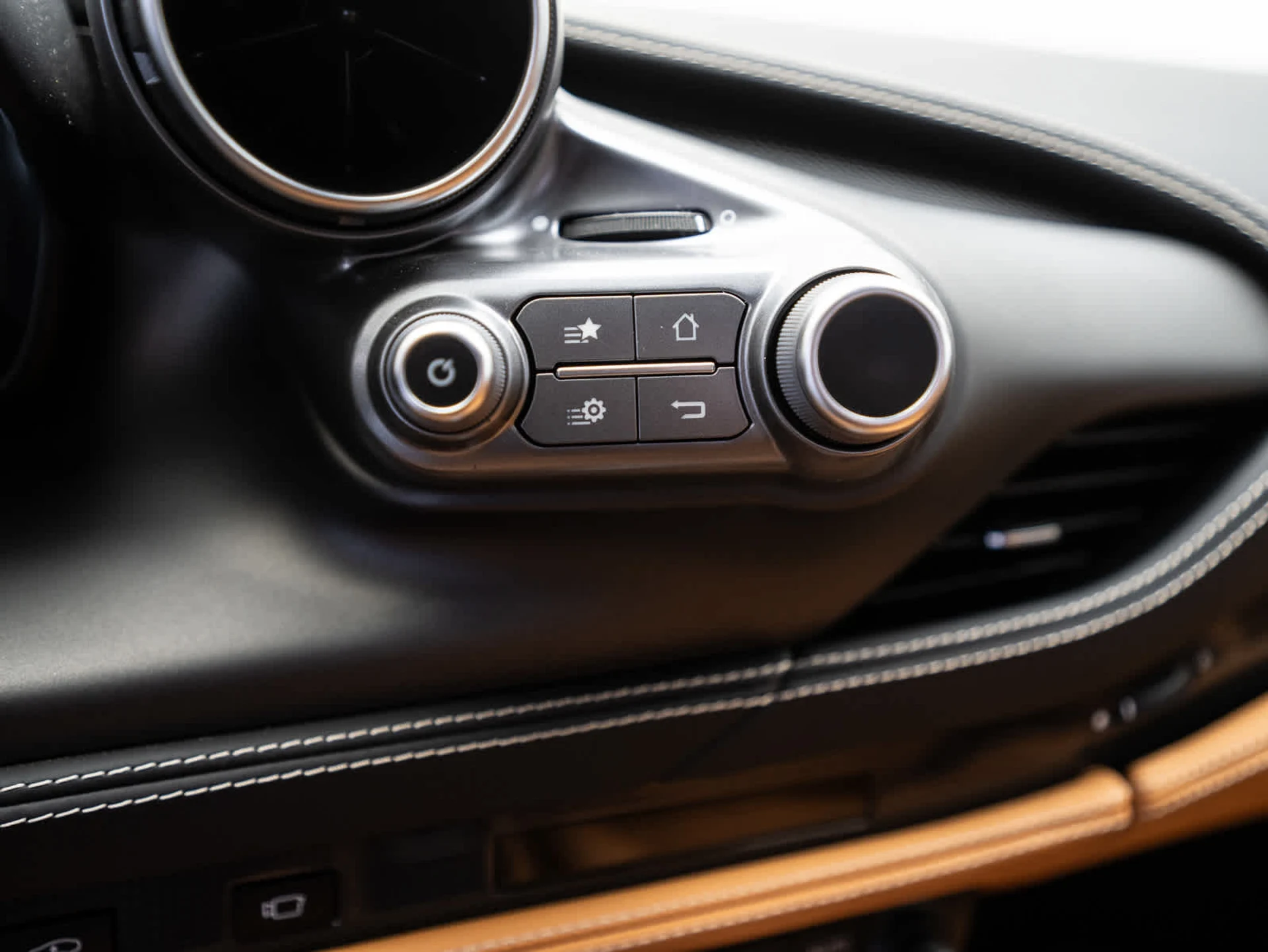 mph020_3426601856_eeaca3f48b4ee18ea381ba3bcbd638a6x_52739c6b54