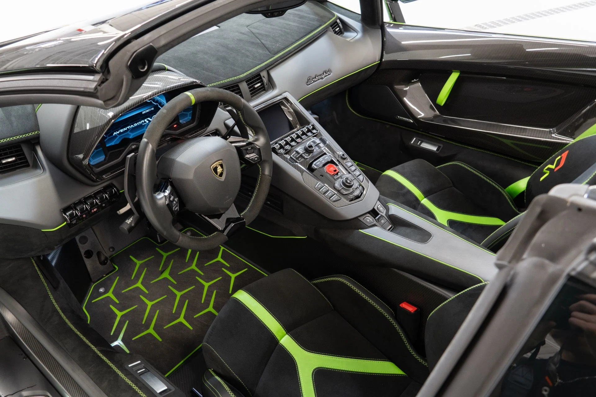 mph020_3427701375_Used_2021_Lamborghini_Aventador_LP_770_4_SVJ_1763584595_9e380d89a8