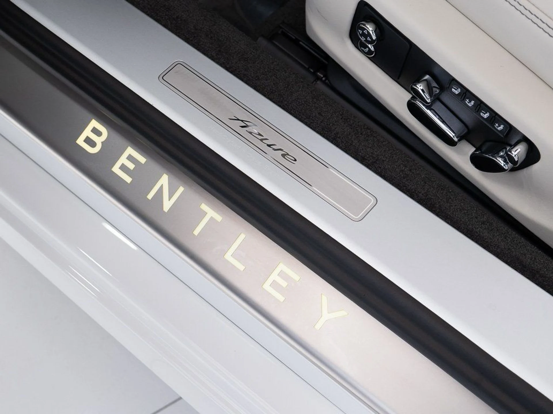 mph020_3428531346_24520ba763ace9e1c99edf20f34eb962_2bab960aee