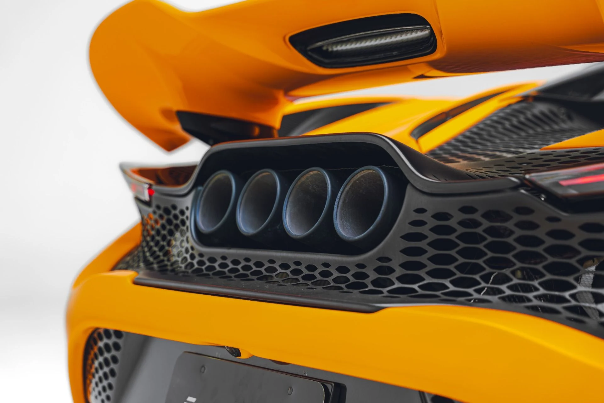 mph020_3437507111_Used_2021_Mc_Laren_765_LT_1781207956_2cb7ce0608