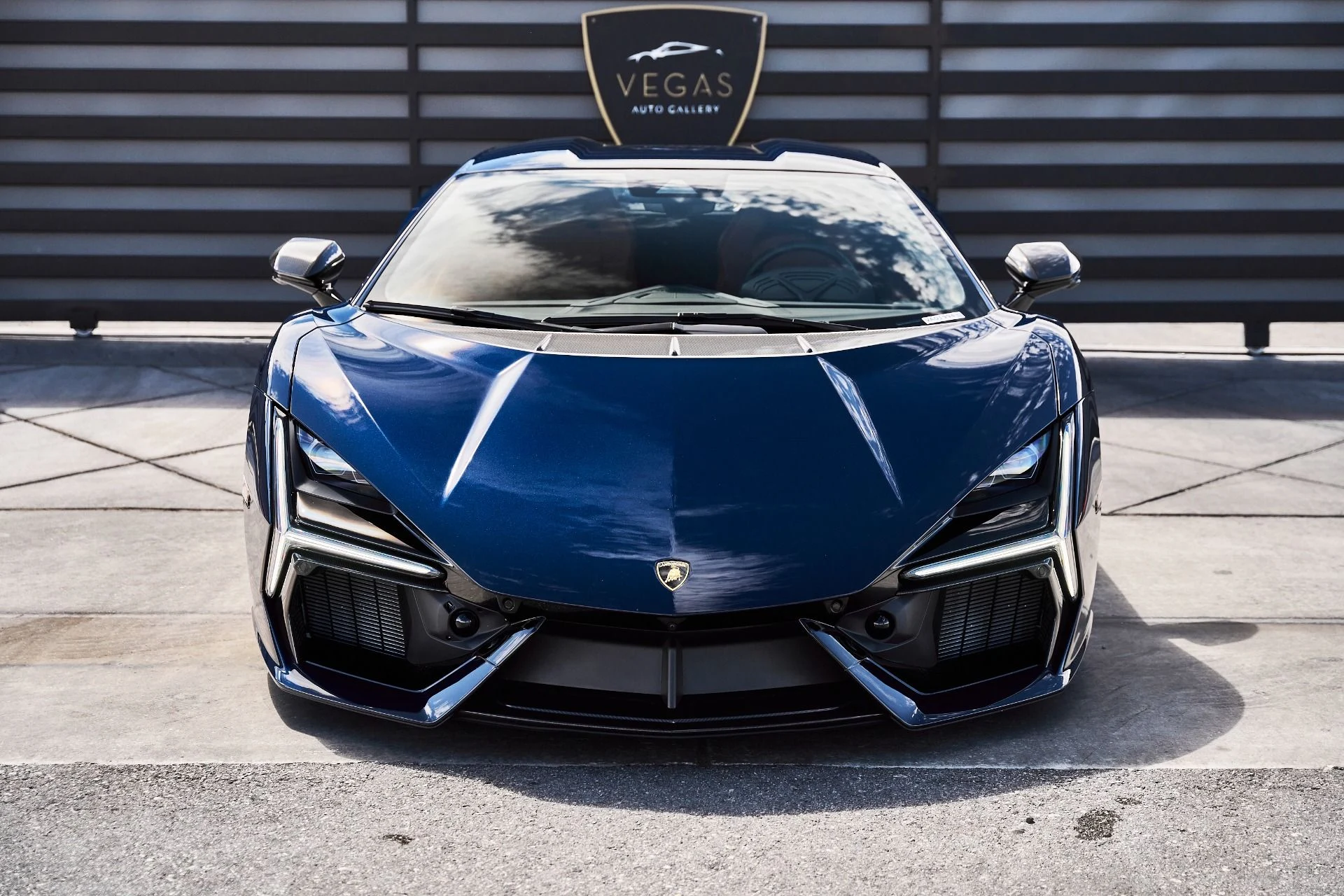 mph020_3439832338_Used_2025_Lamborghini_Revuelto_Base_1777078076_512703e20d