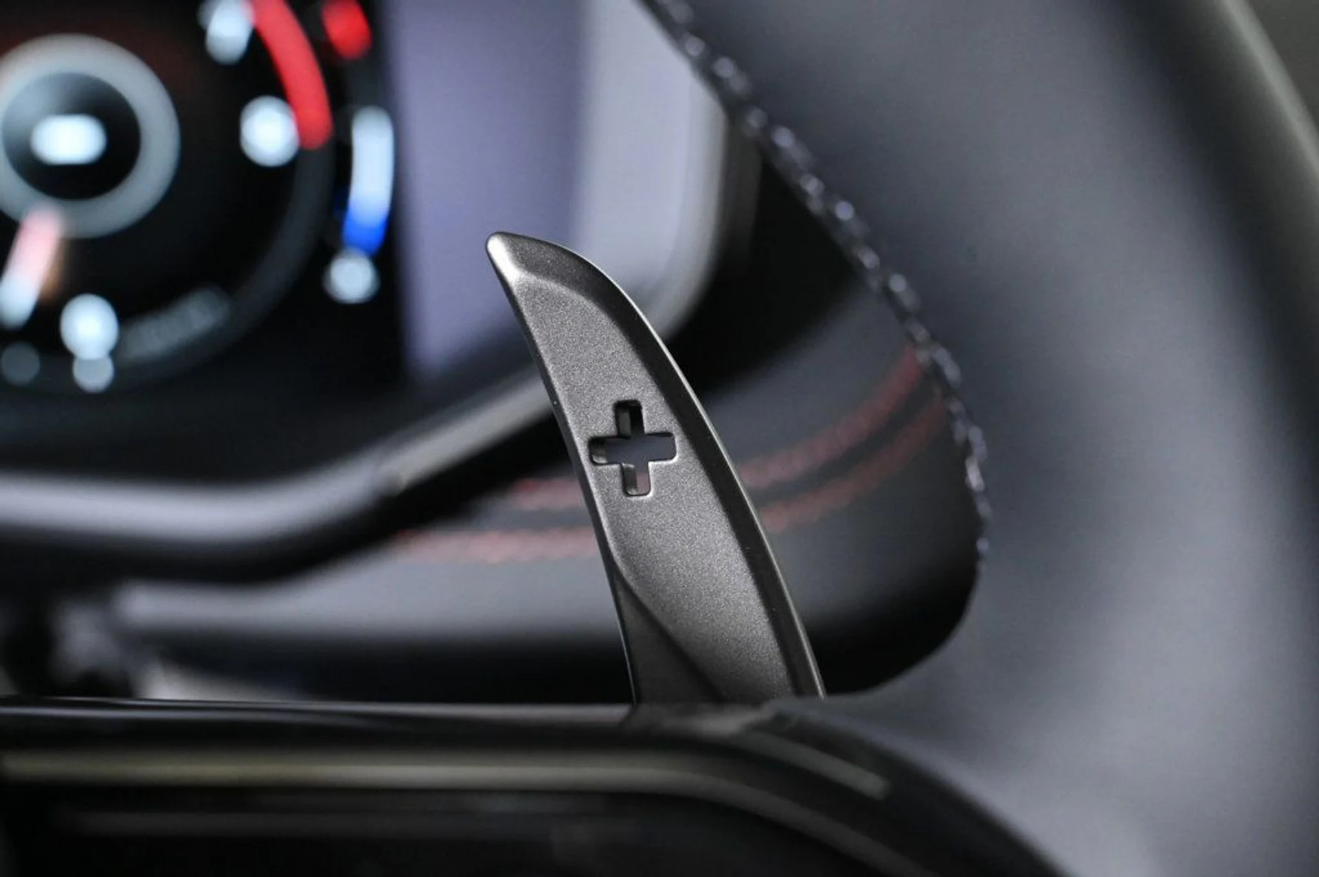 mph020_345198109_new_2026_aston_martin_dbx_sawd_11350_22964208_20_1024_d3065baf8a