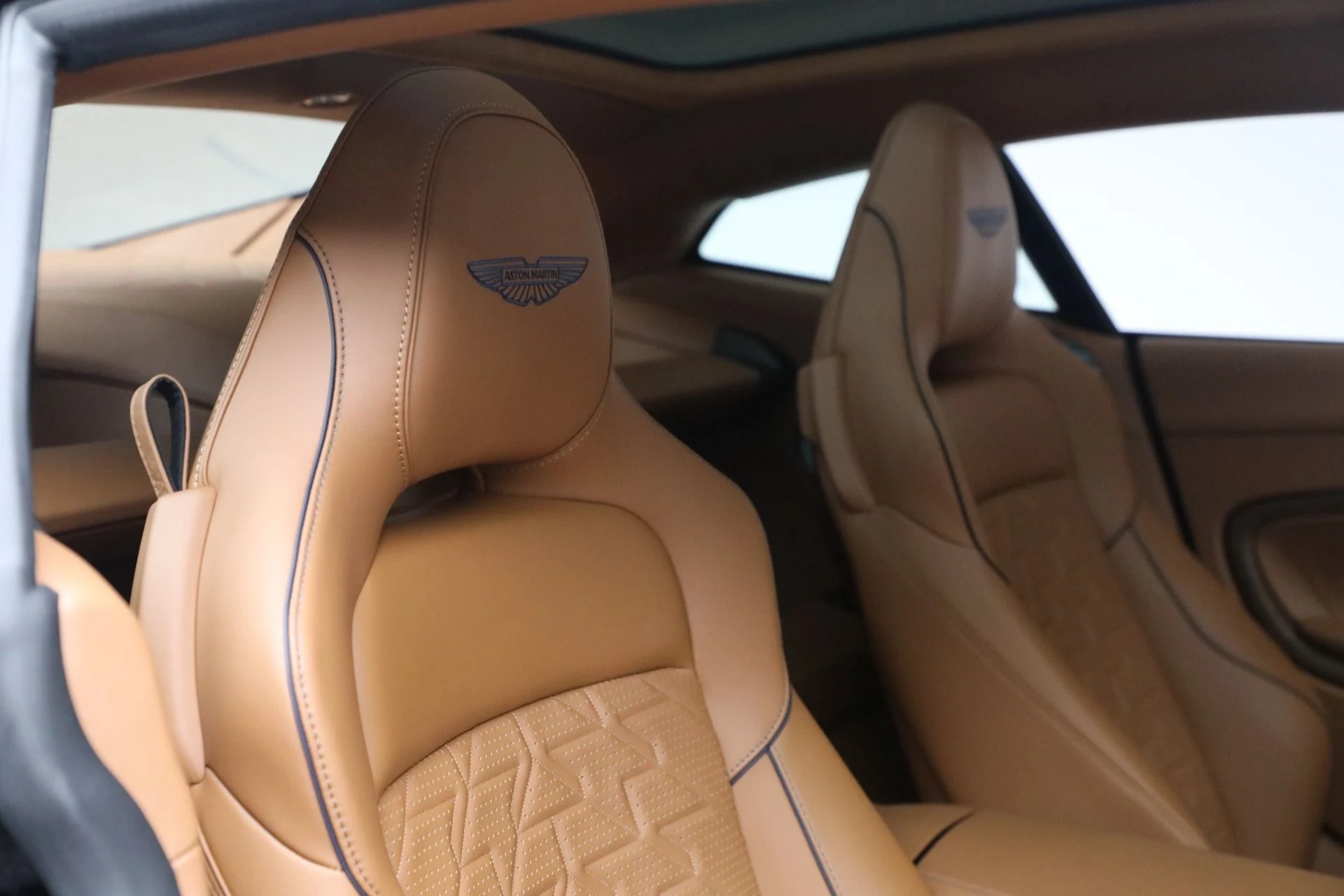mph020_3454964279_New_2026_Aston_Martin_Vanquish_3ad57a29e1