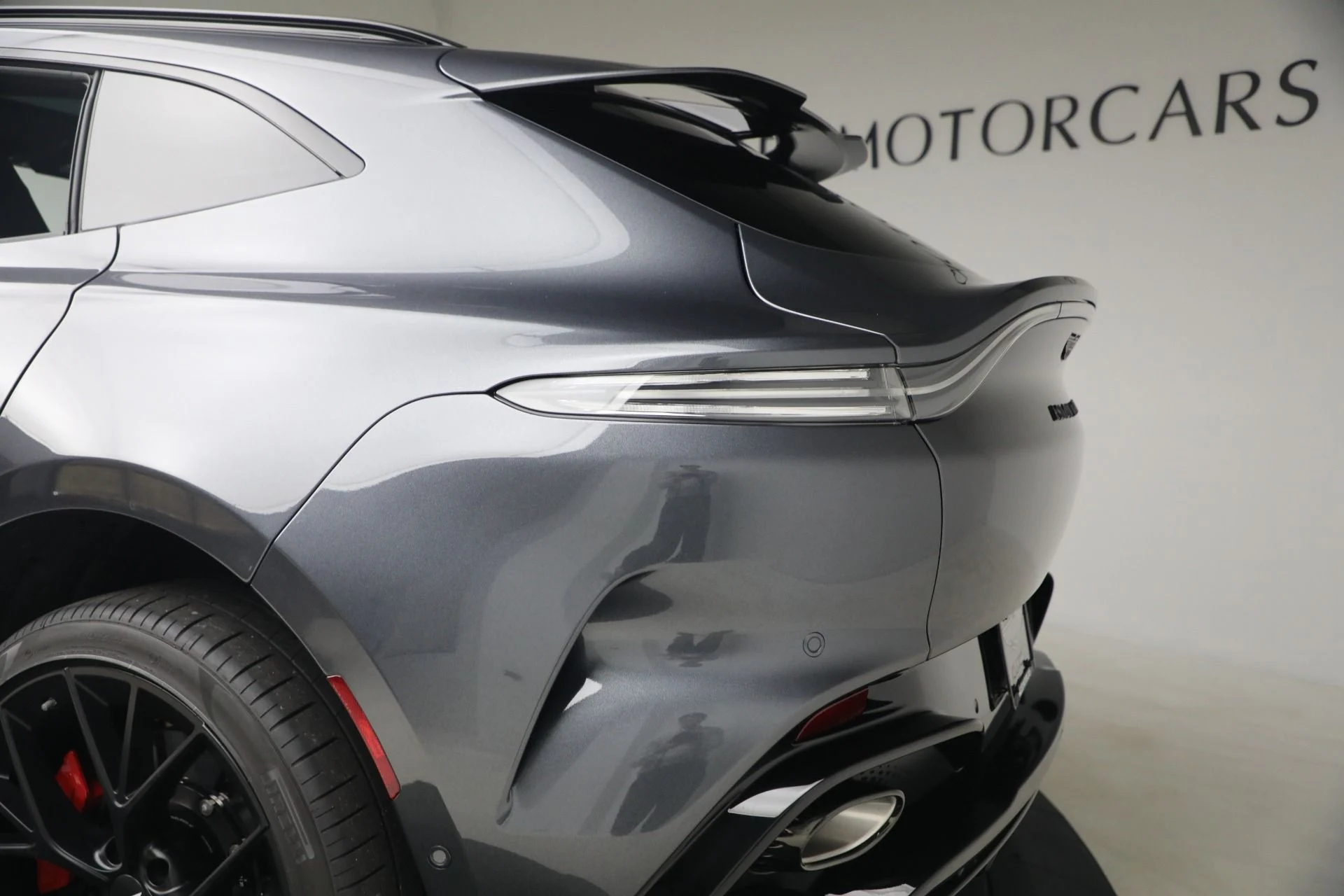 mph020_3455008708_New_2026_Aston_Martin_DBX_S_1775590537_a22c09a80f