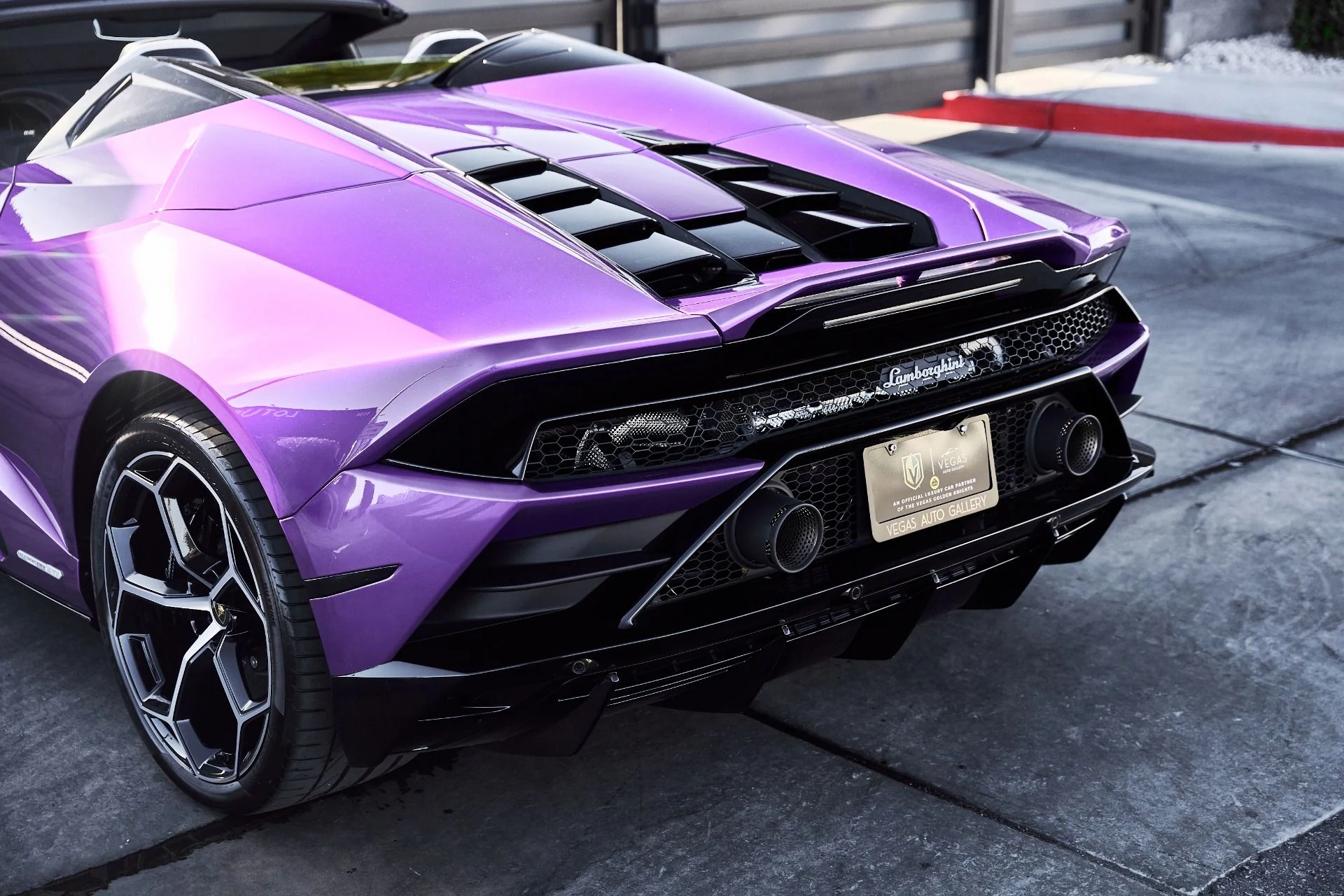 mph020_3459463506_Used_2024_Lamborghini_Huracan_EVO_Base_1774744516_21b2ed4729