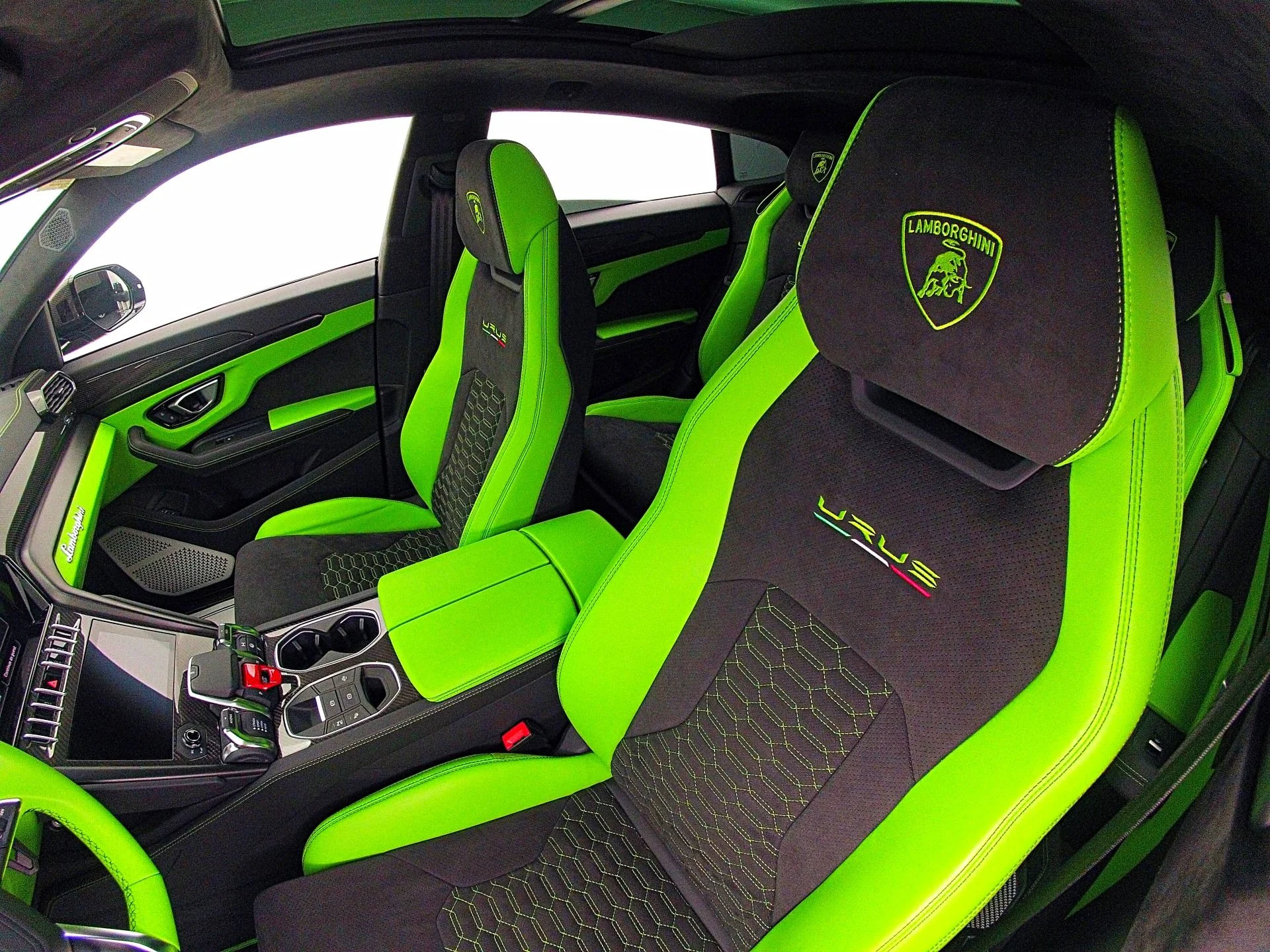 mph020_3461302617_Used_2022_Lamborghini_Urus_SELEZIONE_PRE_OWNED_CERTIFIED_16d97224ac
