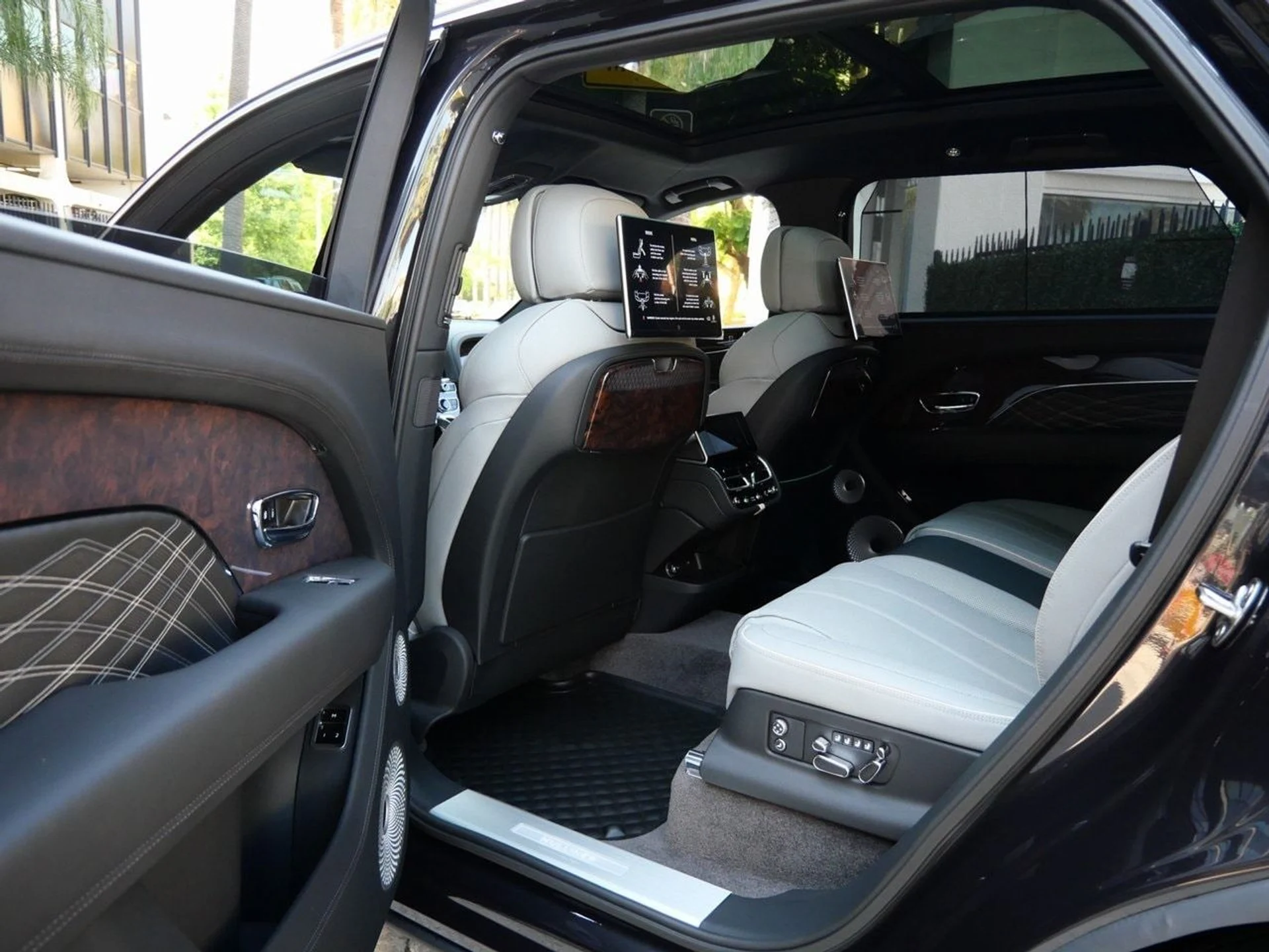 mph020_3468860762_92aa798b2506c761955c1e48072e1f1cx_6181878f3b