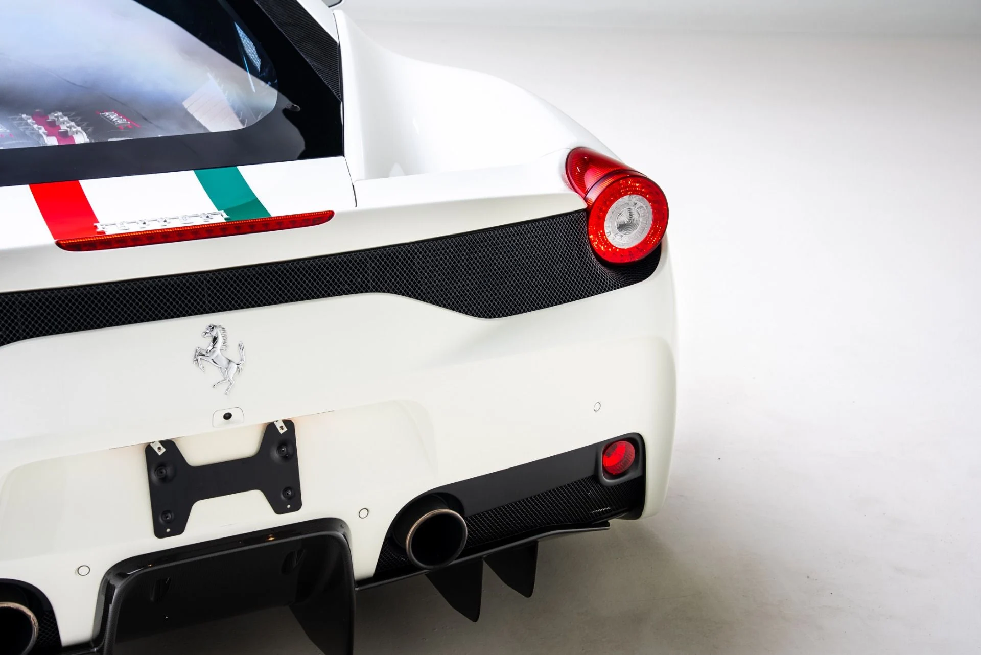 mph020_3470467273_Used_2015_Ferrari_458_Speciale_1770668463_90d45ea131