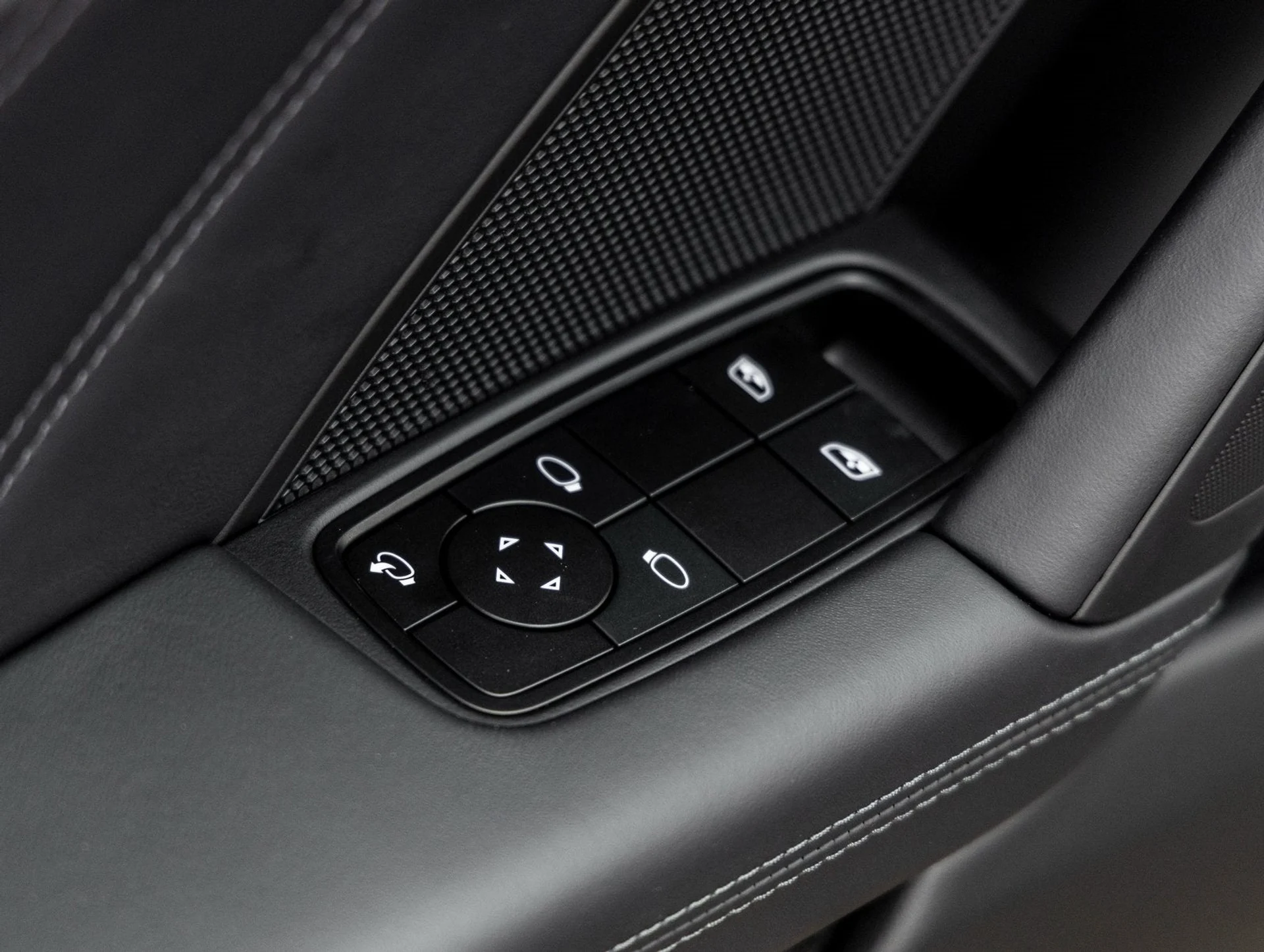 mph020_3475655898_21_ecdf2bd00f