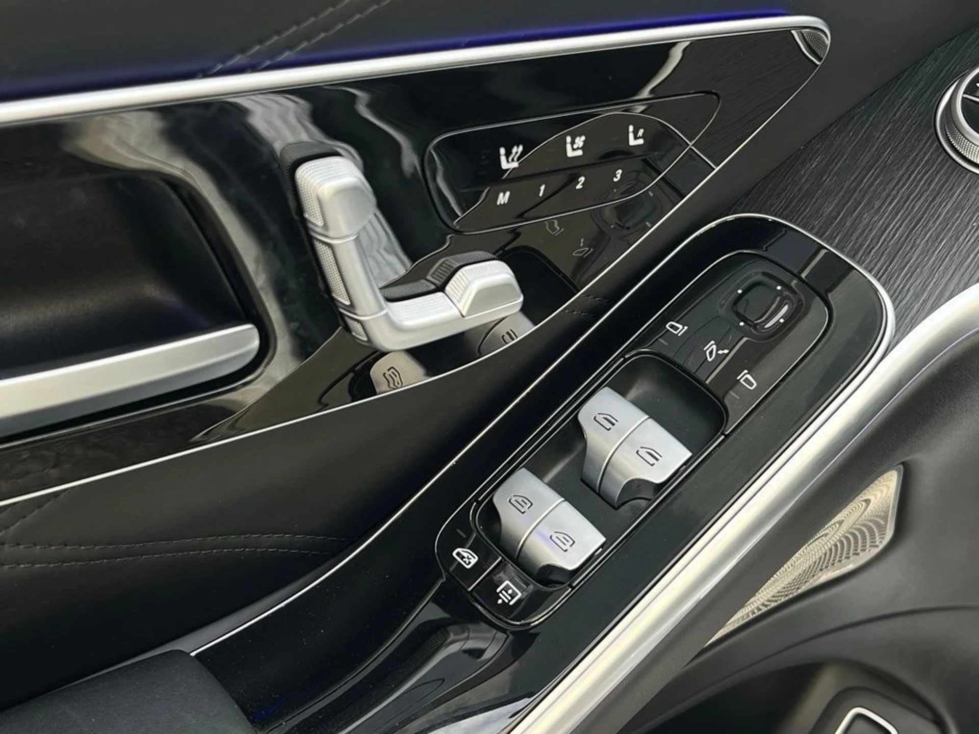 mph020_3475759183_d60d3e8959906207b8da2cc0fa28a1bdx_a15d8800de