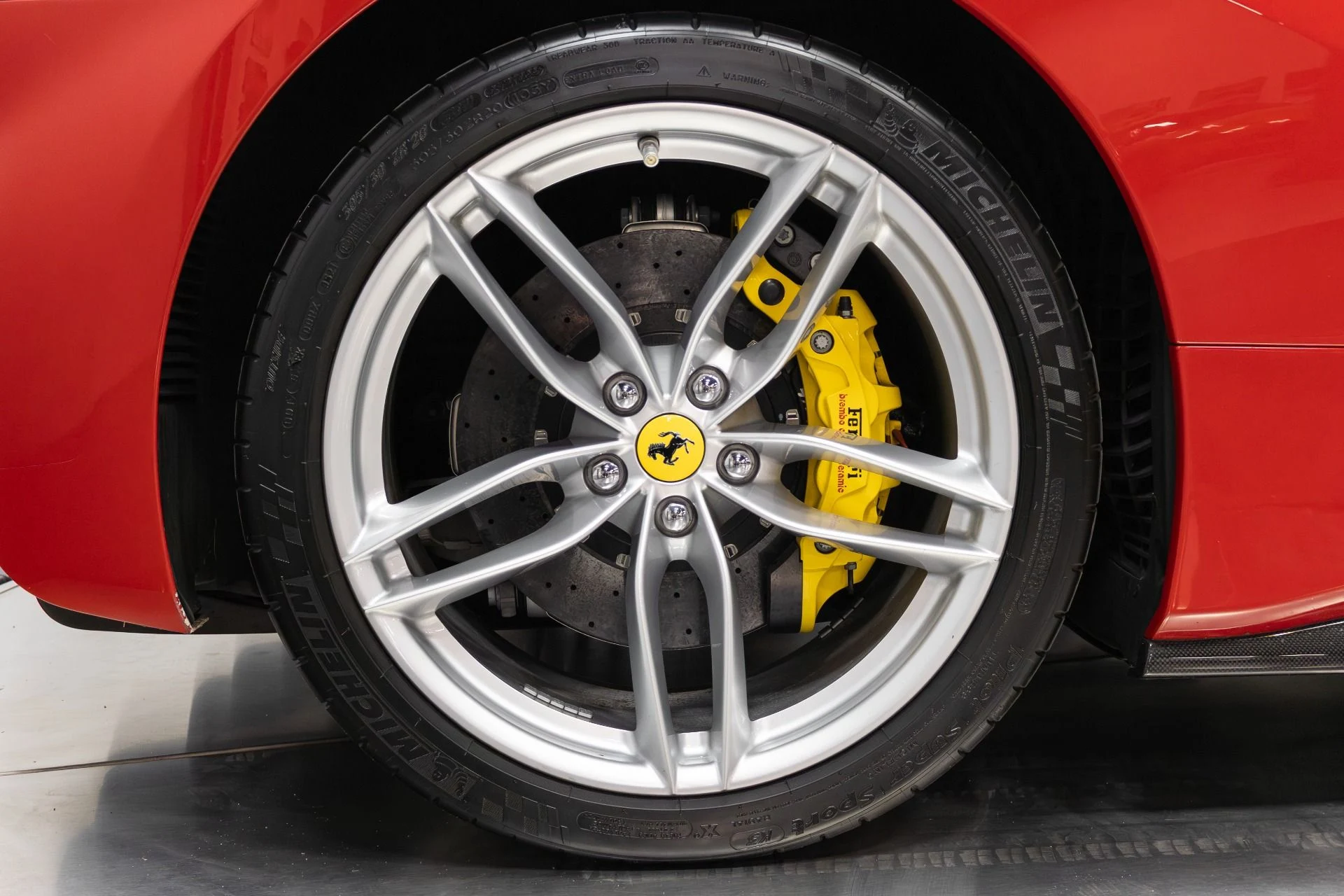 mph020_3479312289_Used_2016_Ferrari_488_Spider_Base_1761761297_1eefc49265