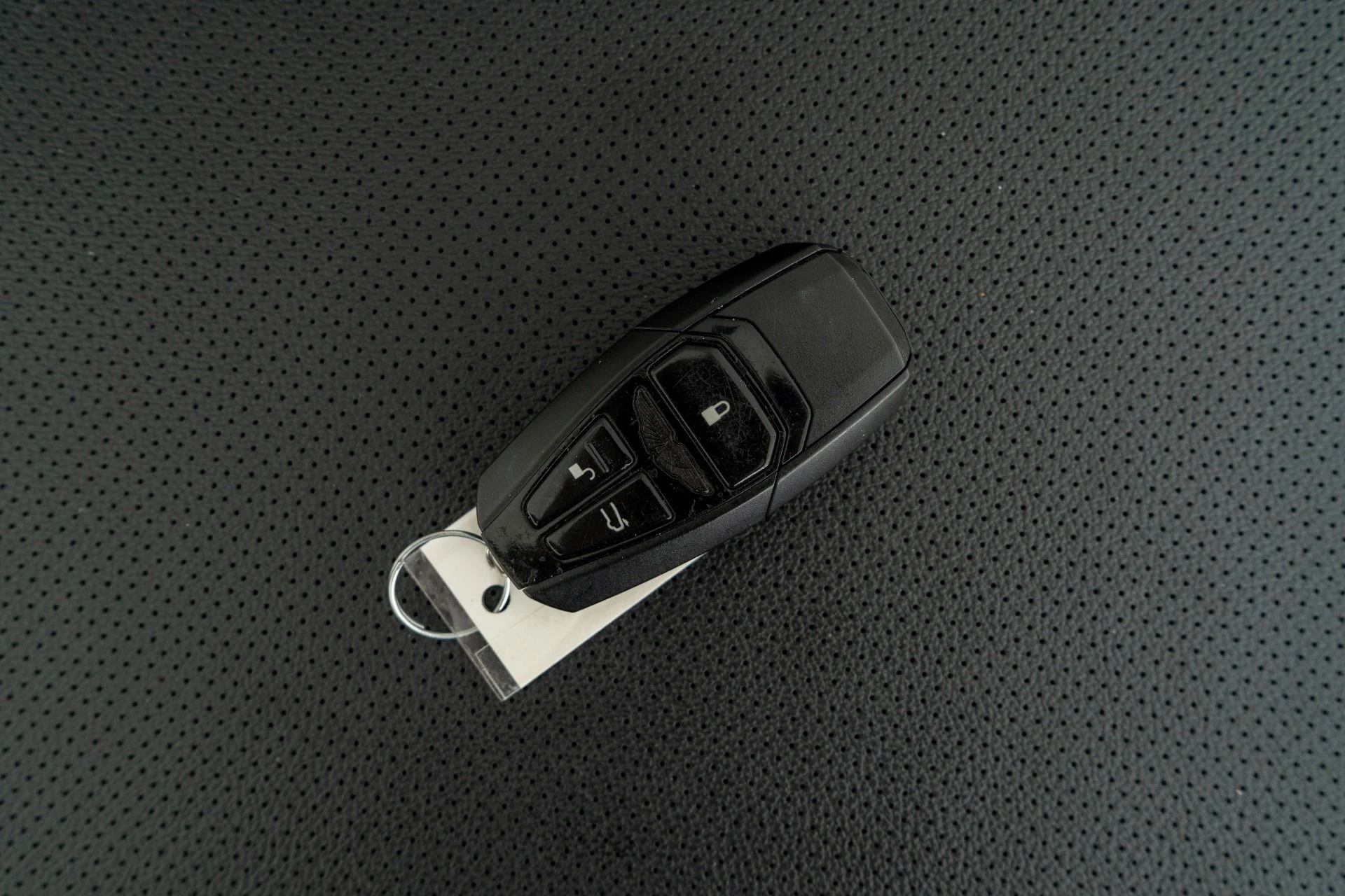 mph020_3485744835_Used_2019_Aston_Martin_DB_11_Volante_1760477407_f7a8751031