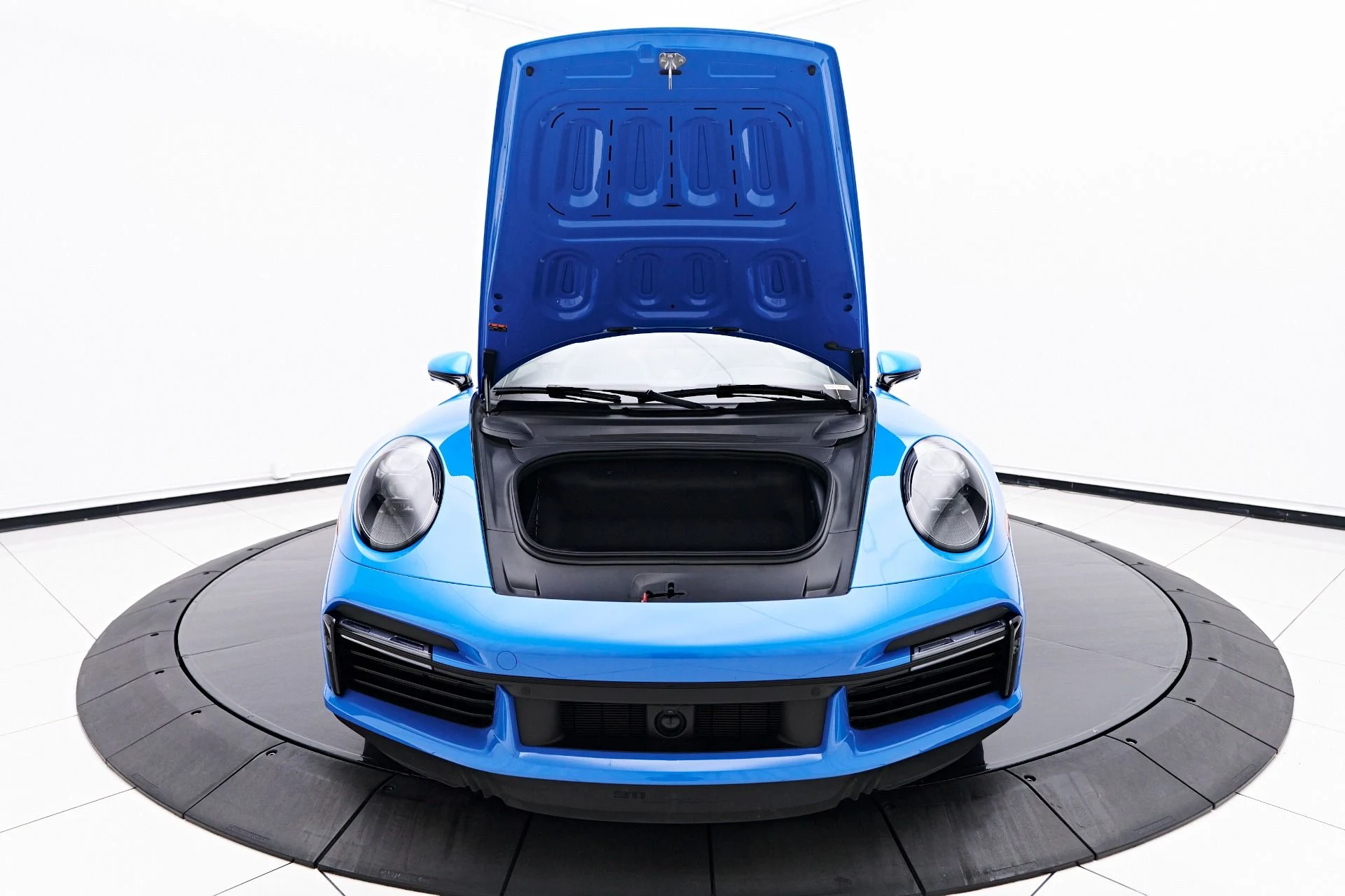 mph020_3492490294_Used_2023_Porsche_911_Turbo_S_1755219386_3f577313d9