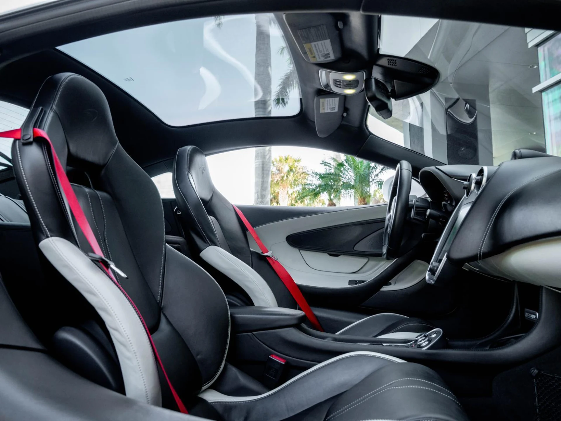 mph020_3493971538_Used_2017_Mc_Laren_570_GT_1770201403_8fa1b1053b