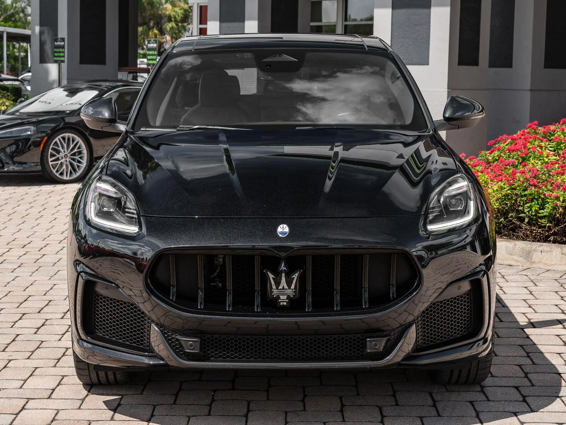 mph020_3497542027_Used_2023_Maserati_Grecale_Trofeo_1785960052_01e4051227