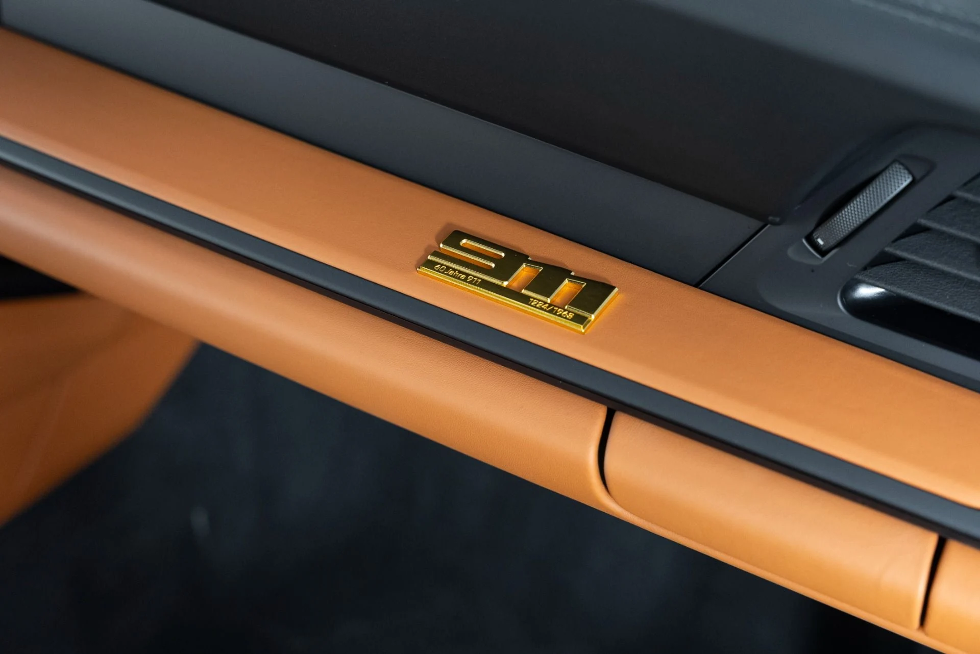 mph020_3500723048_Used_2024_Porsche_911_ST_1764024909_2d612a67fb