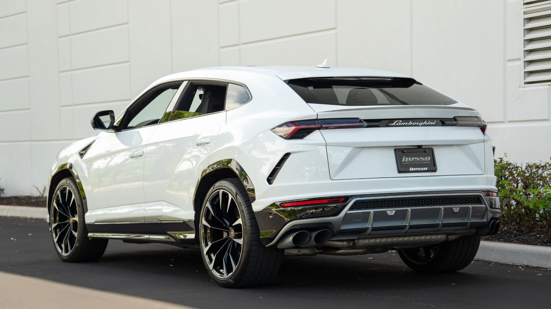 mph020_3503529754_Used_2021_Lamborghini_Urus_1754681945_cfea8fd773