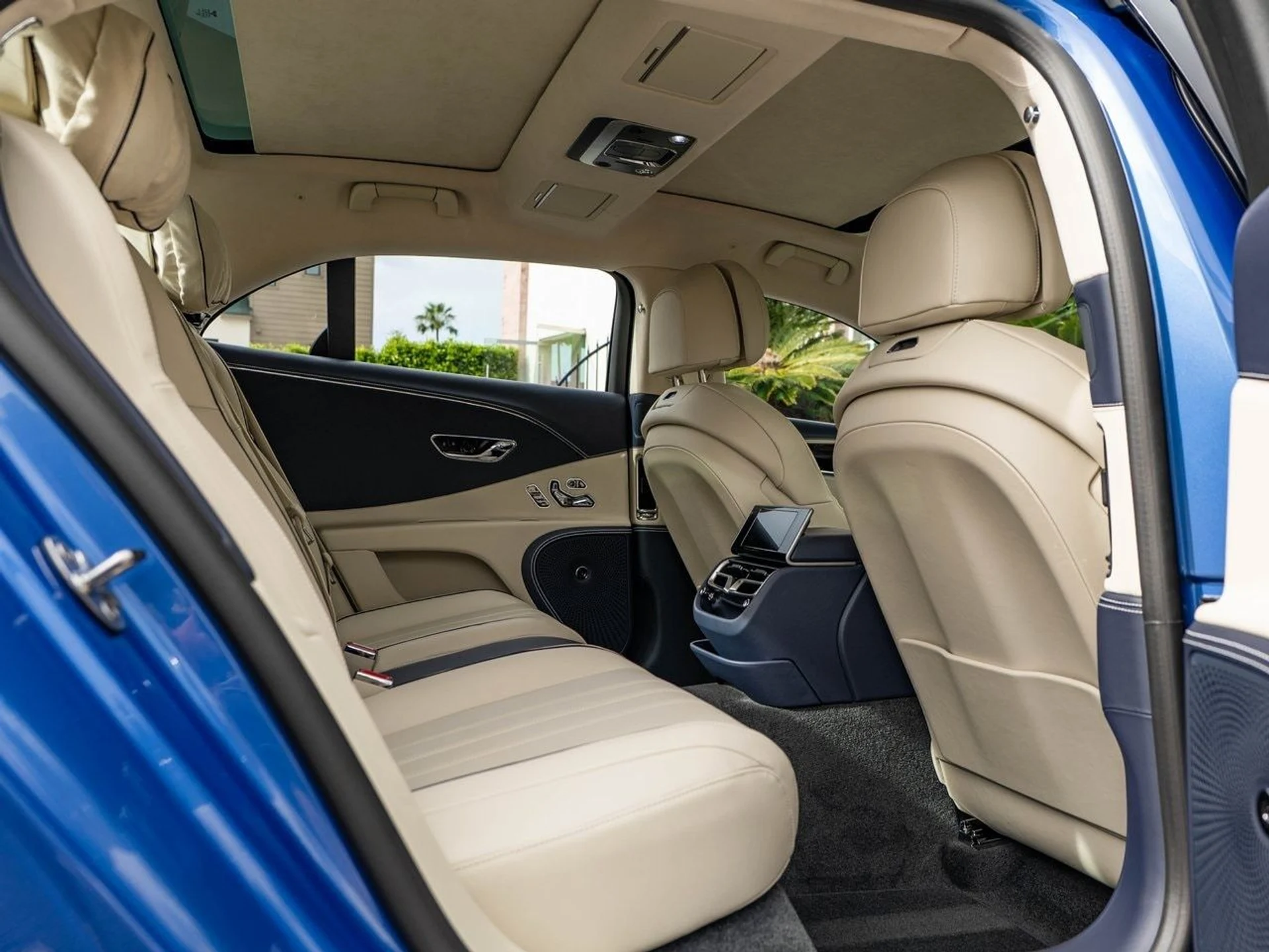 mph020_3507443437_2eeaac0bf83d265aea7d6cceef885105x_820165de20