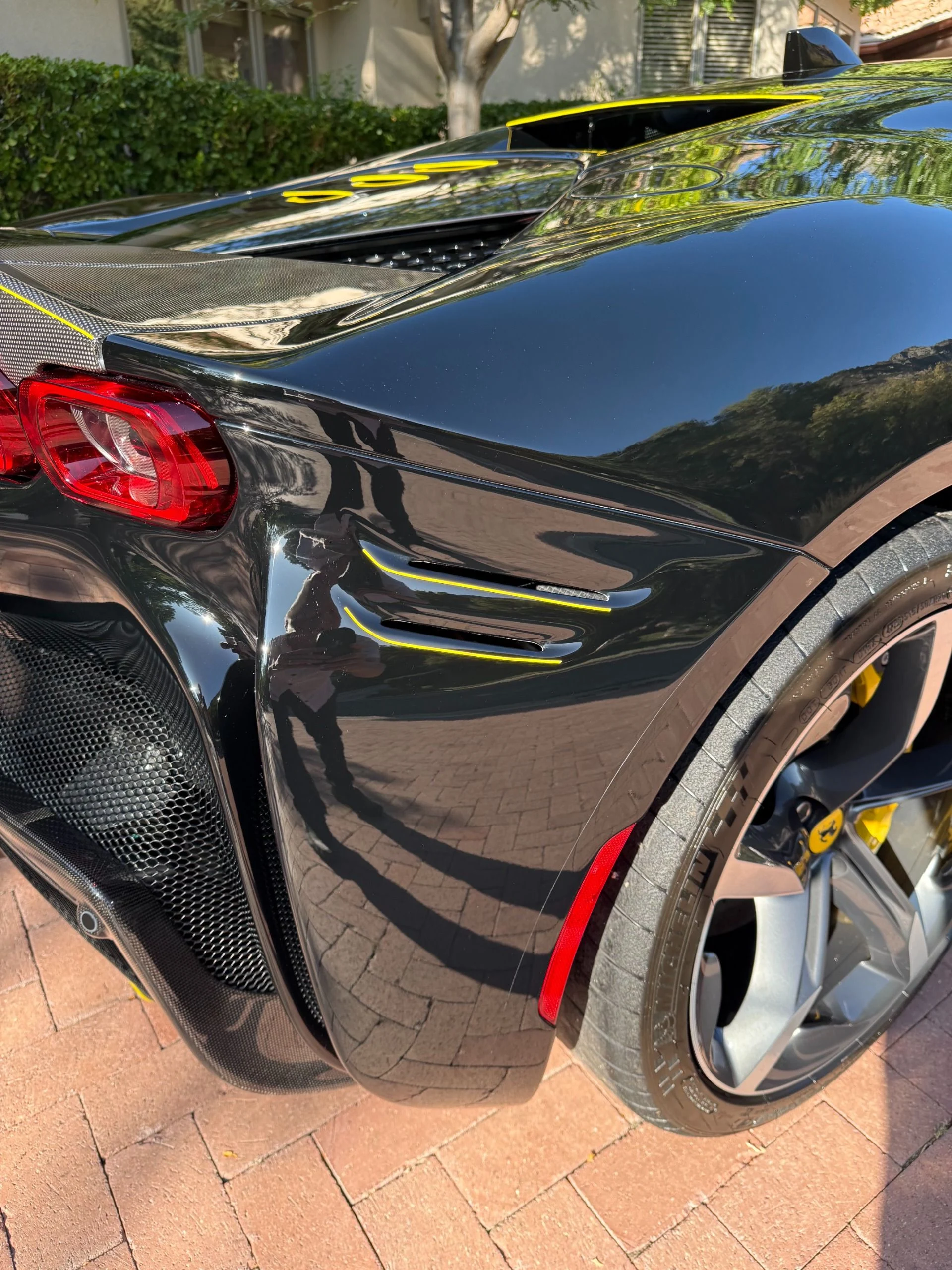 mph020_3510944021_Used_2021_Ferrari_SF_90_Stradale_1770238993_6ca7366627