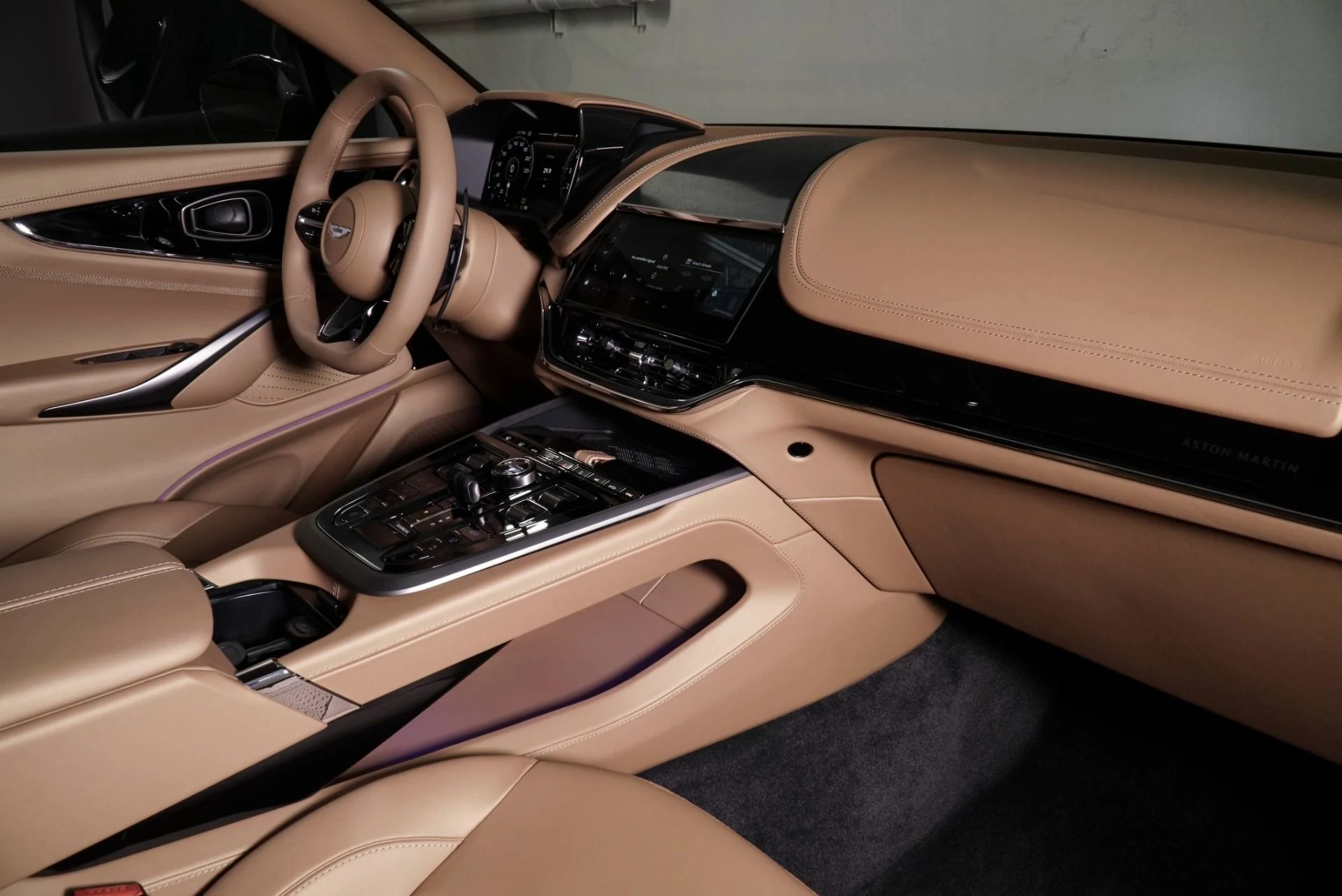 mph020_3514449354_New_2026_Aston_Martin_DBX_707_1769661941_f570d31dc6