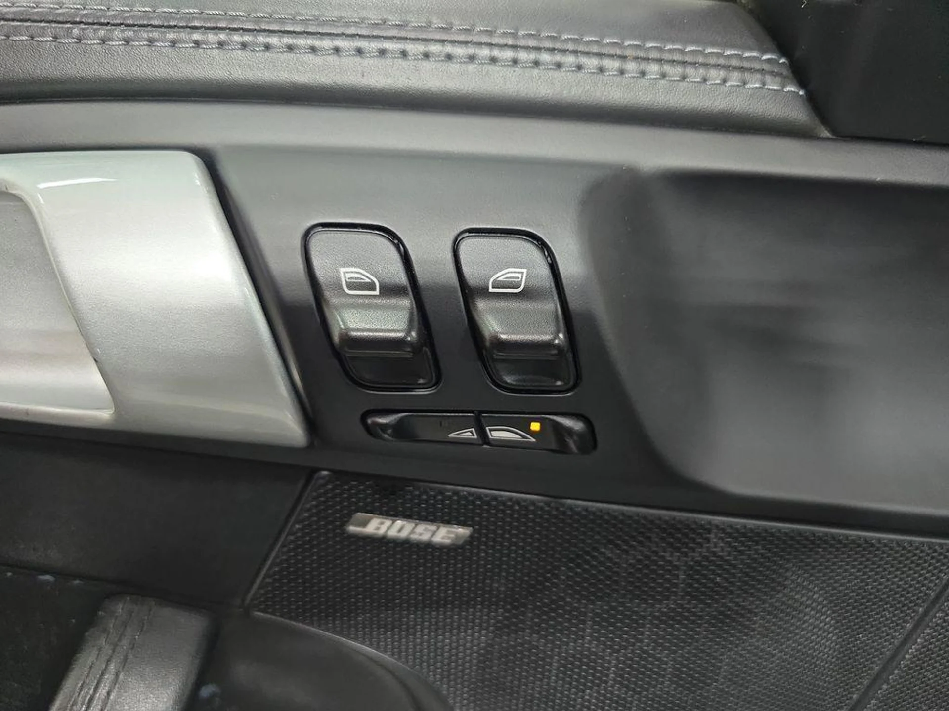 mph020_3526765087_UN_6e_TYWDU_ZB_9_Vq3ry5ef_Whzwm0_a71733c3e9