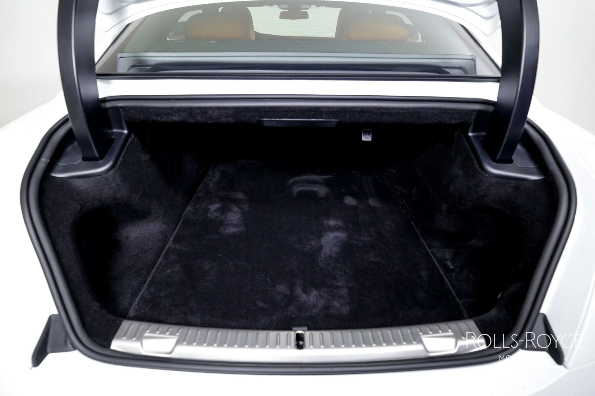 mph020_3528197320_Used_2024_Rolls_Royce_Spectre_1710280015_754c097c40