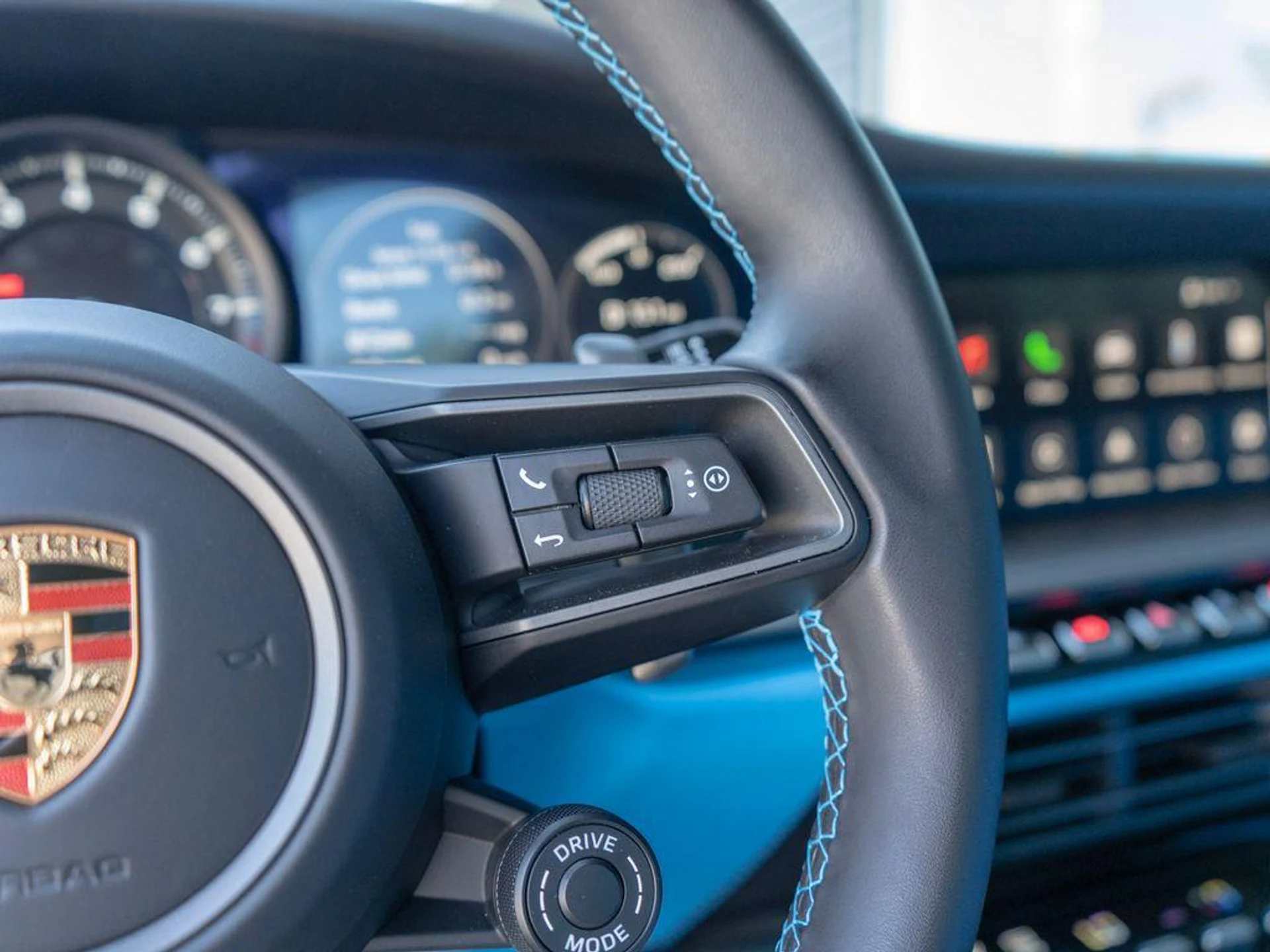 mph020_353232821_m_Wl2_Cdx2z76_N_Zbrlu_EM_Nmlbp5_U_14e4c0f102