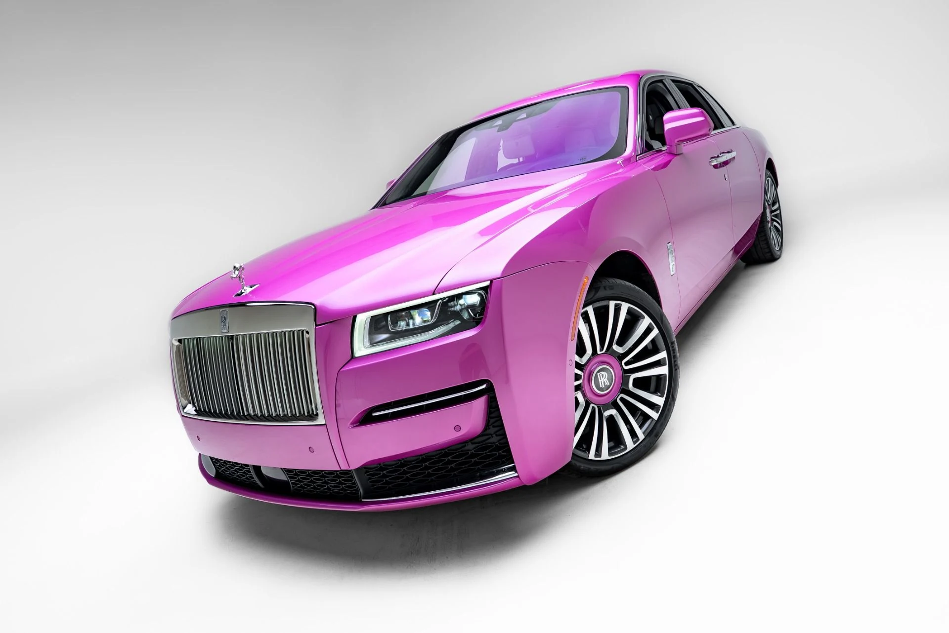 mph020_3534769697_Used_2021_Rolls_Royce_Ghost_1777047146_ae2e89e2cc