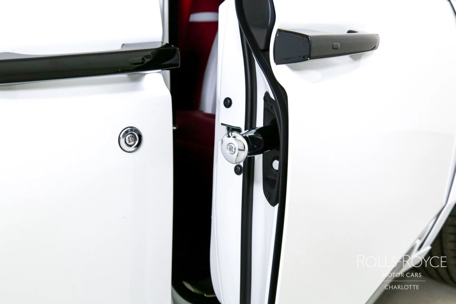 mph020_3540055770_Used_2024_Rolls_Royce_Black_Badge_Ghost_1767375340_c838ab4185