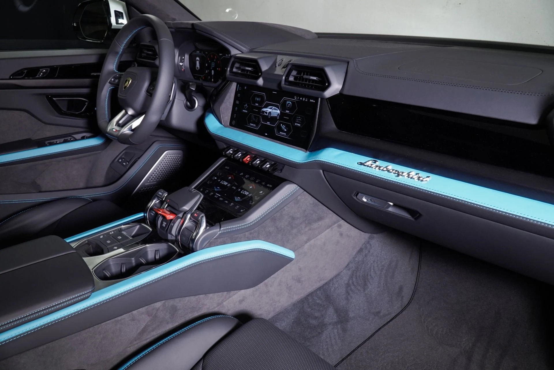 mph020_3541196611_New_2025_Lamborghini_Urus_SE_1770747580_c66c8543f2