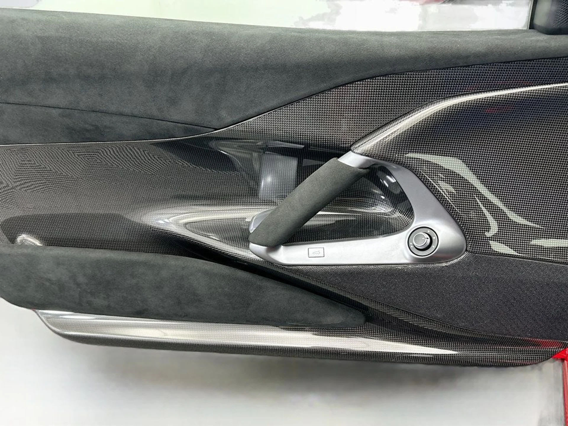 mph020_3547653371_used_2024_ferrari_812_competizione_consignmentcar_8119_22991795_21_1024_6904b297c0