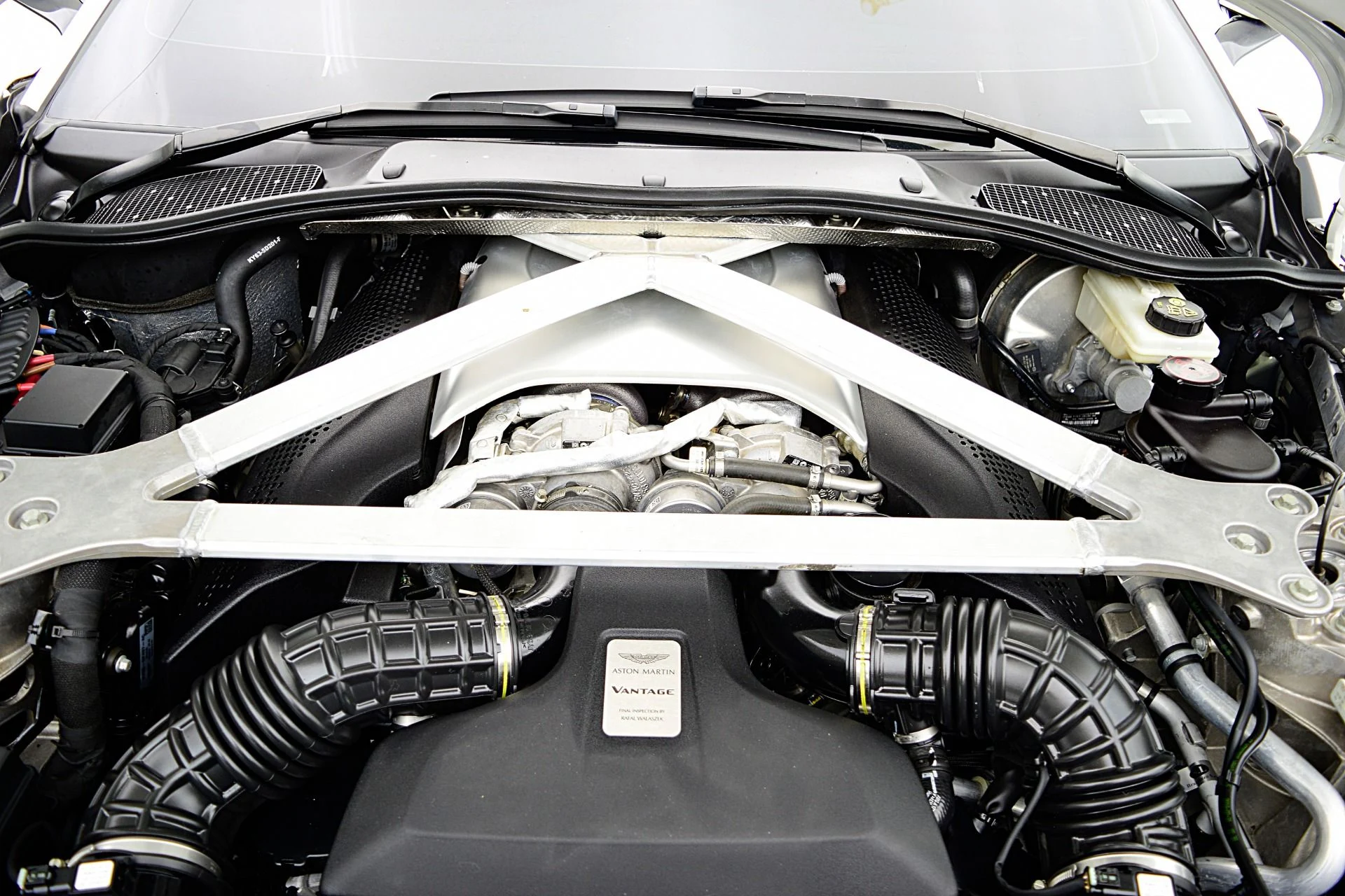 mph020_3562219915_Used_2019_Aston_Martin_Vantage_53df176c9b