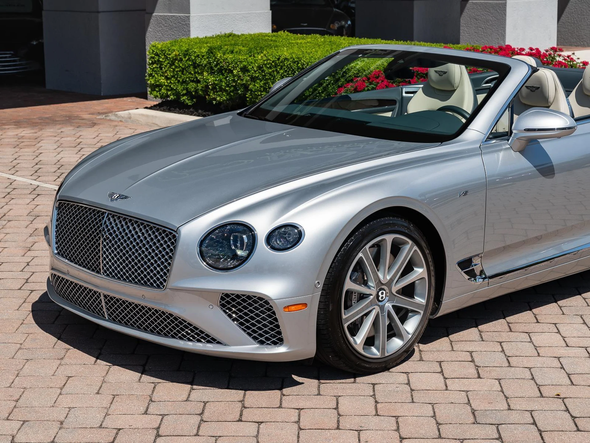 mph020_356264623_Used_2022_Bentley_Continental_GTC_GT_V8_1777583145_bac5a58049