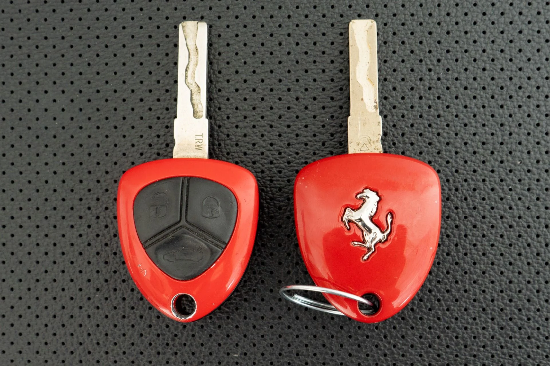 mph020_356417759_Used_2013_Ferrari_California_1756329432_1f22627bcd