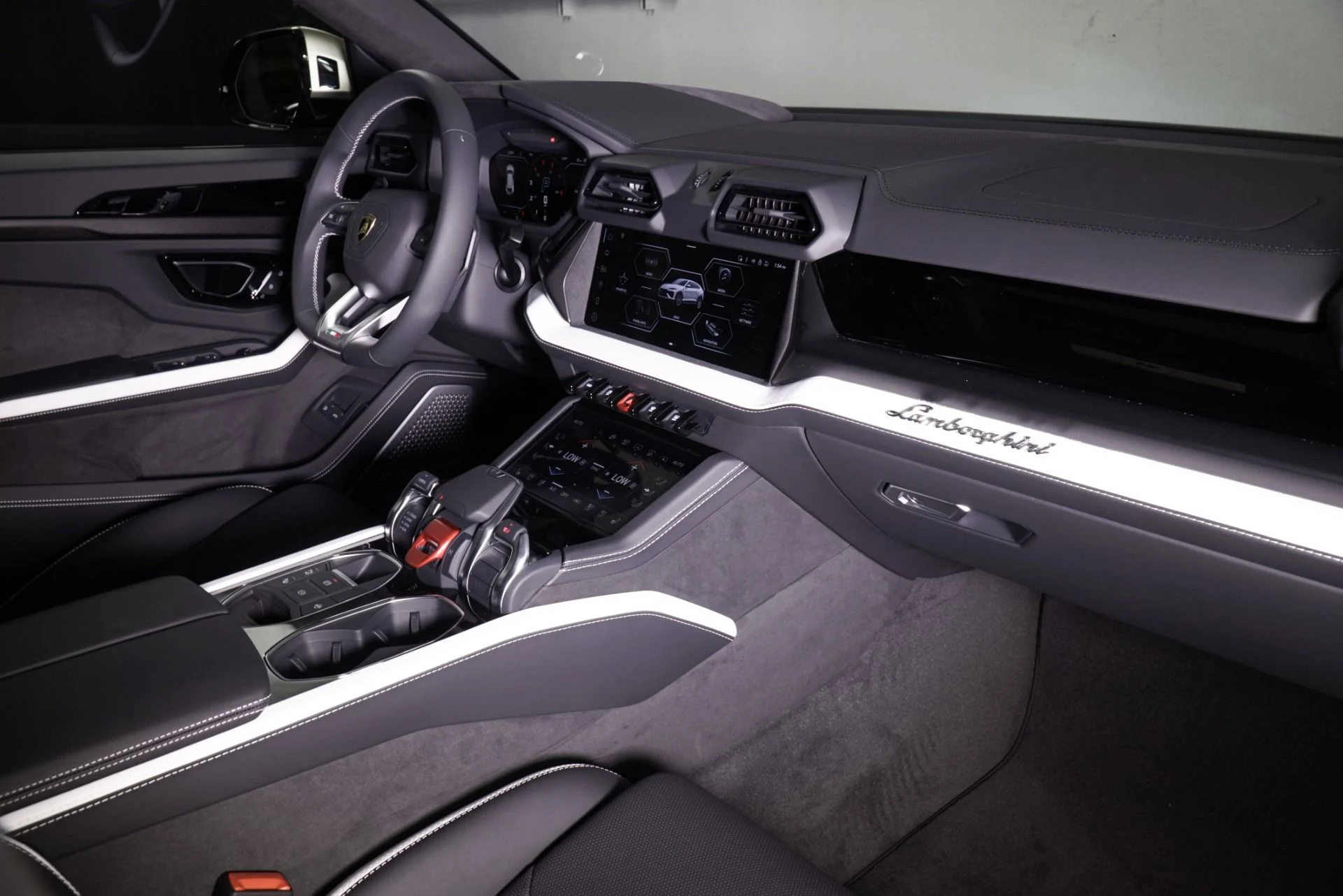 mph020_3573568868_New_2025_Lamborghini_Urus_SE_1760546731_cc70f3a341