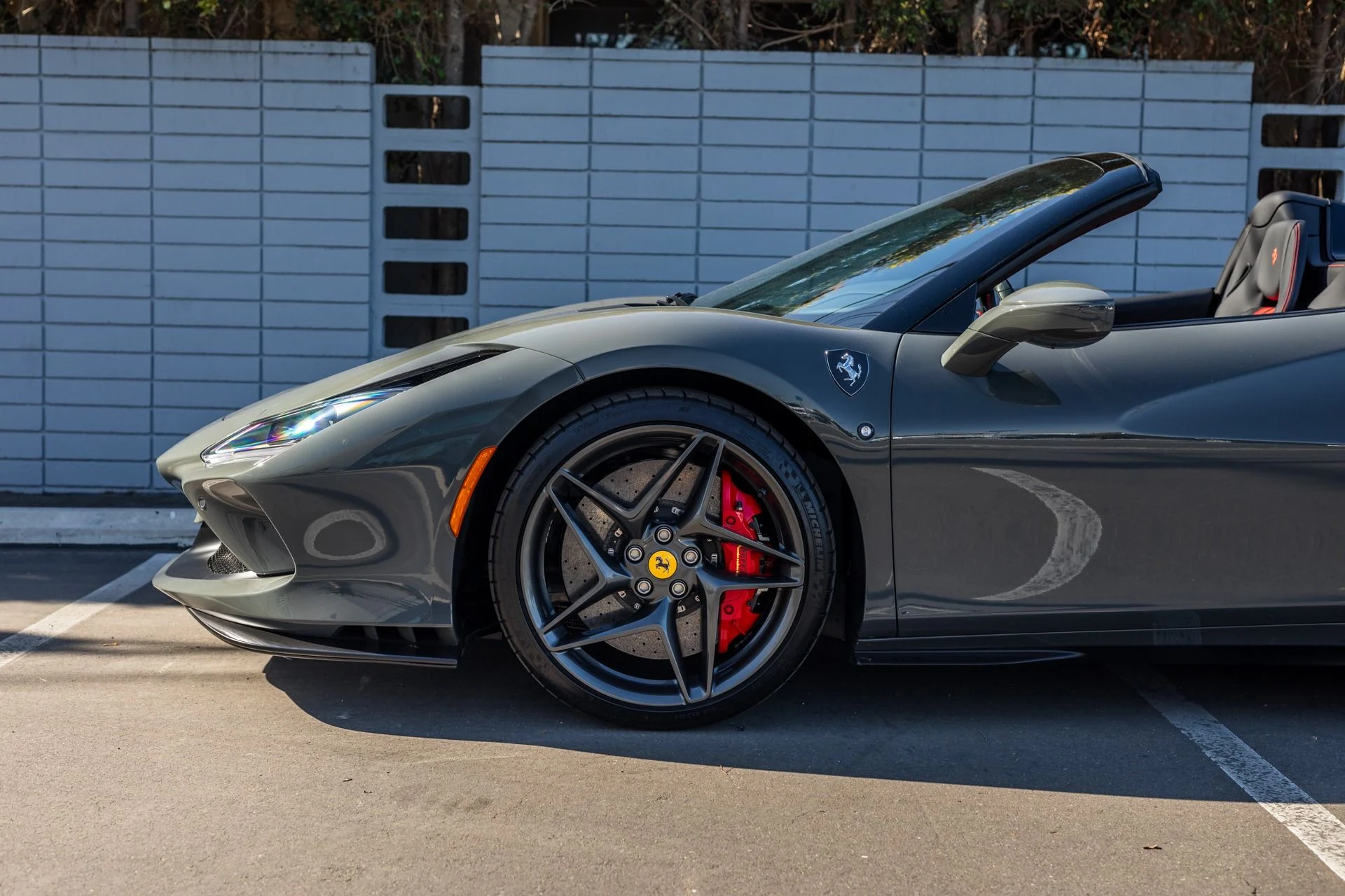 mph020_357478241_Used_2023_Ferrari_F8_Spider_1736988443_0dbf81df49