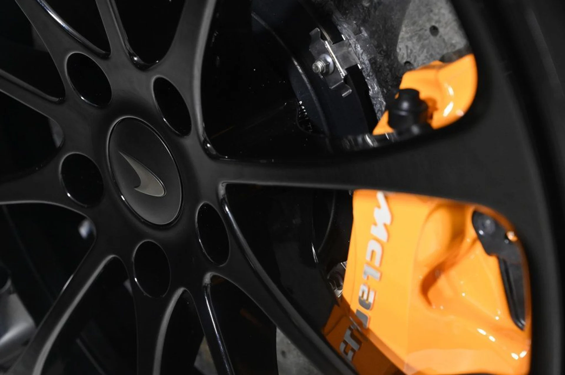 mph020_3577697752_used_2024_mclaren_artura_performancecoupe_11350_22954903_20_1024_d4cd49bb01